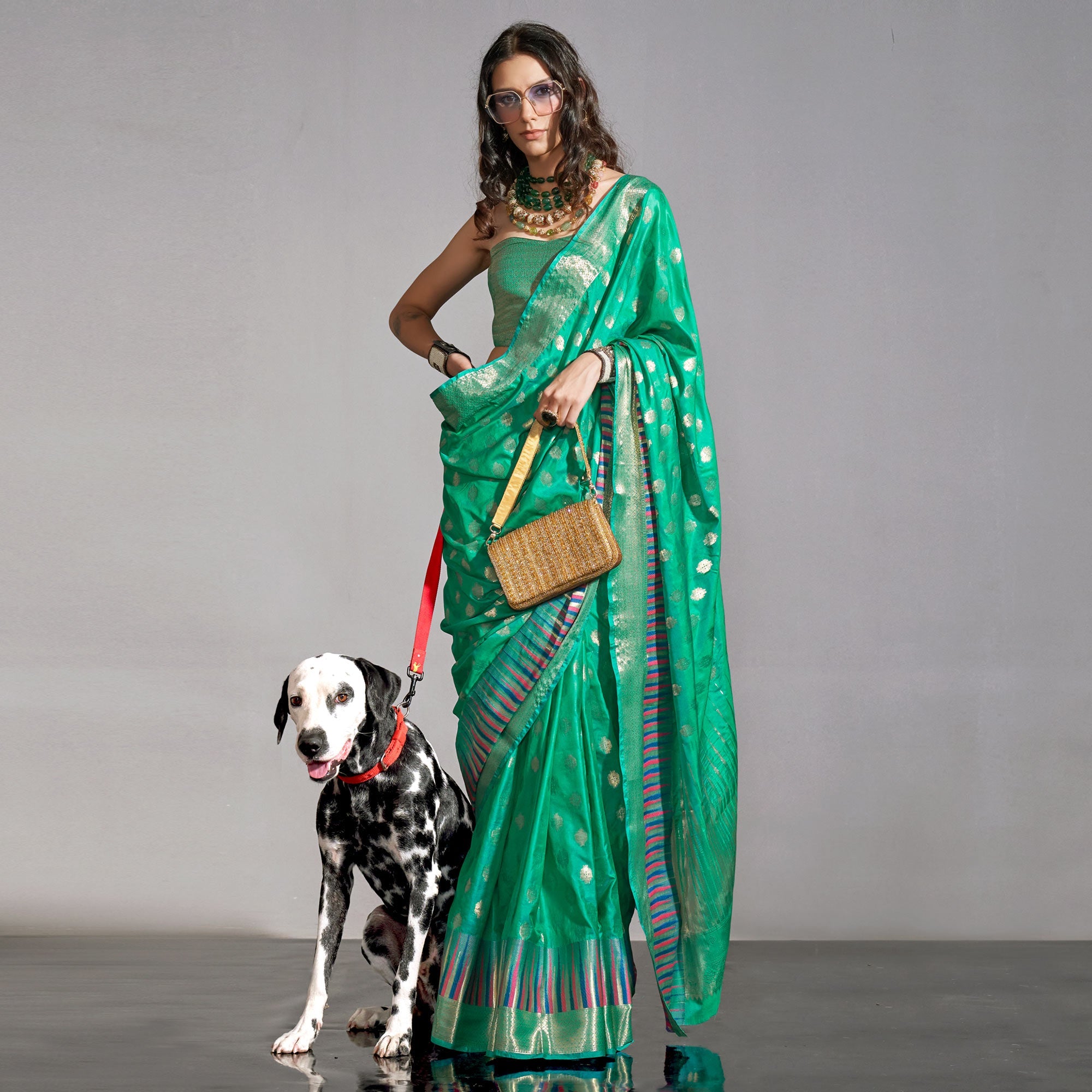 Vsaree Green Banarasi Organza Zari Weaving Border And Hevy Rich Pallu With Blouse