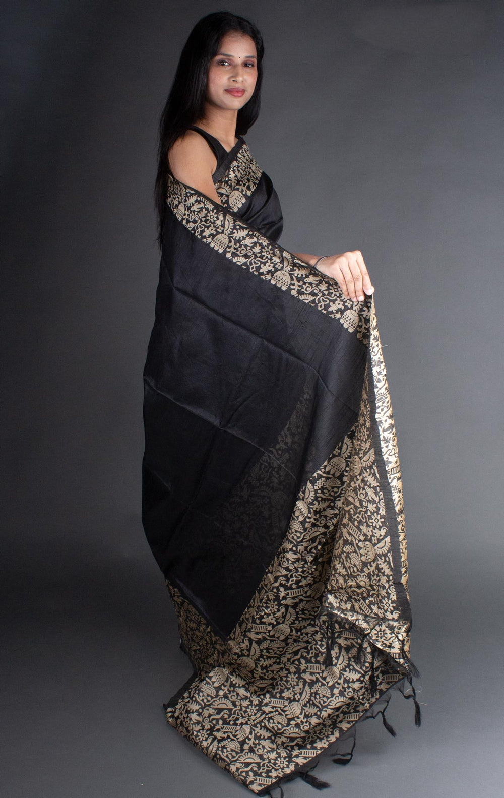 Vsaree Black Raw Silk Saree With Rich Pallu and Contrast Blouse Piece For Women