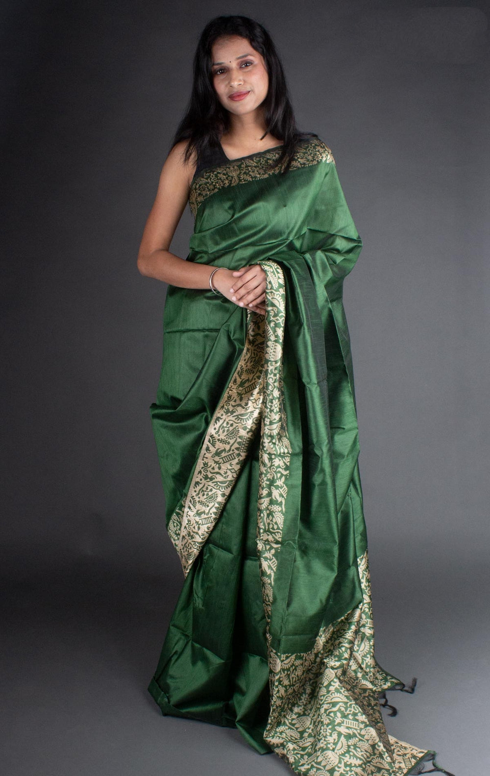 Vsaree Green Raw Silk Saree With Rich Pallu and Contrast Blouse Piece For Women