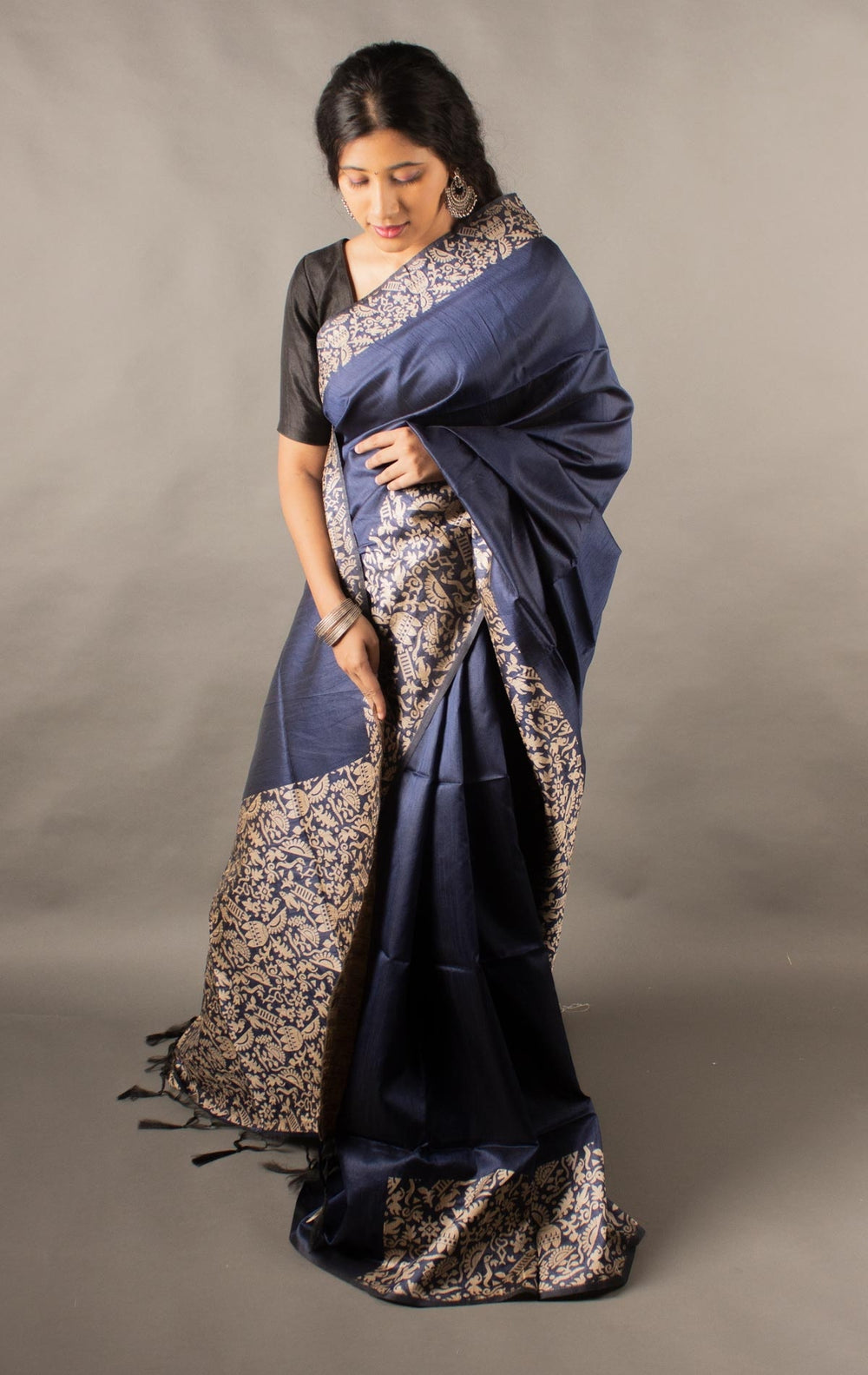 Vsaree Navy Blue Raw Silk Saree With Rich Pallu and Contrast Blouse Piece For Women