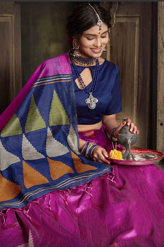 Vsaree Purple raw silk weaving saree And zari woven contrast colour pallu and triangal border with blouse piece