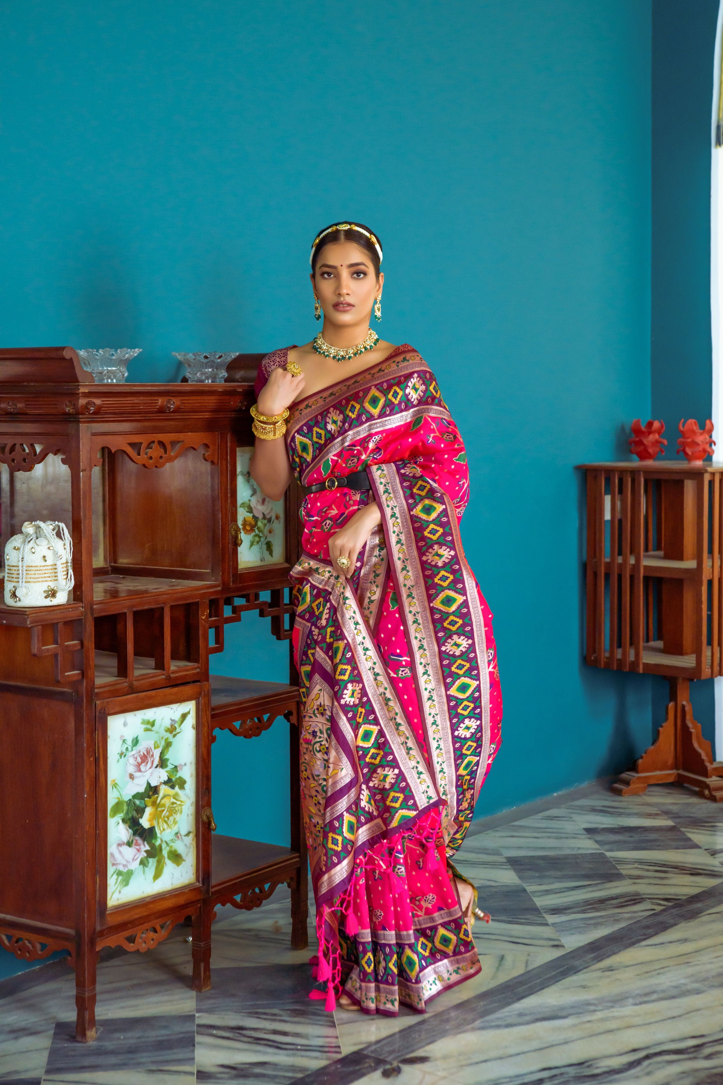 Vsaree Rani Pink Soft Banarasi Silk Paithani Saree with Zari Weaving Pattern With Contrast Border And Rich Pallu With Contrast Blouse