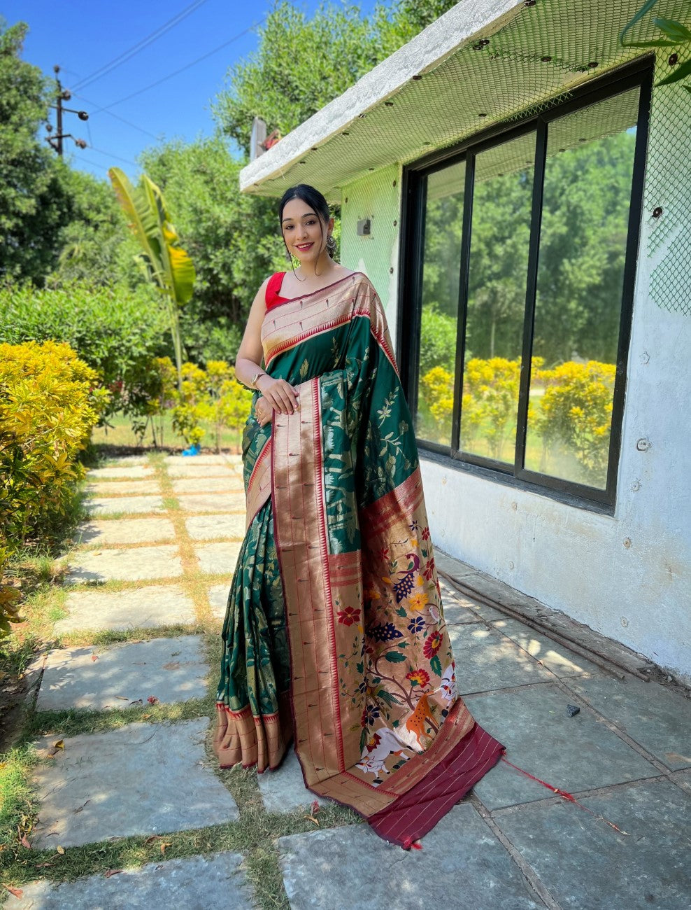 Vsaree Printed Design Soft Silk Saree With Rich Designer Pallu And Blouse