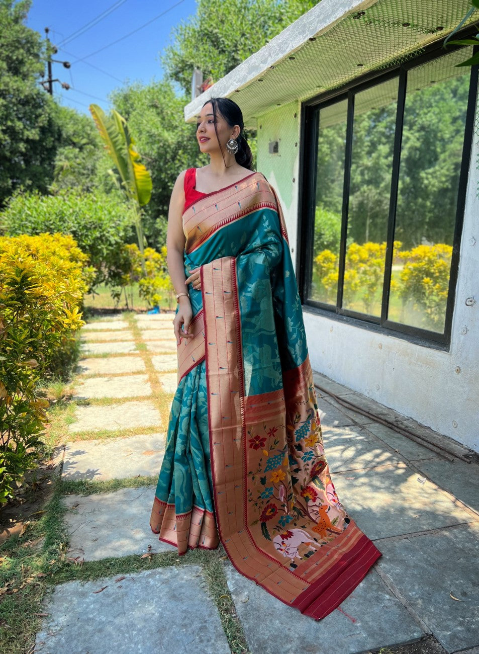 Vsaree Printed Design Soft Silk Saree With Rich Designer Pallu And Blouse