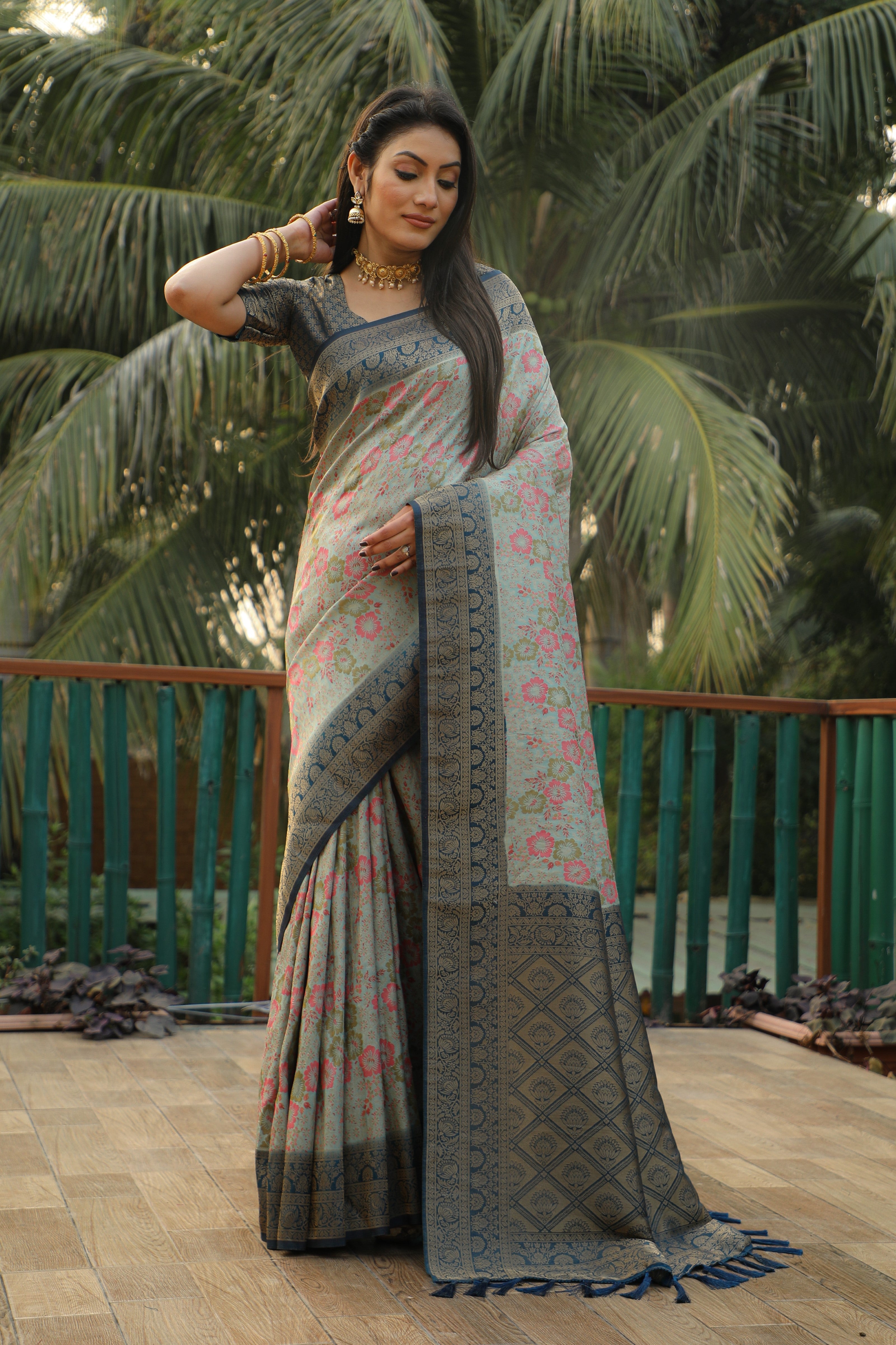 Vsaree Flower Design Copper Zari Weaving Kanjivaram Silk Saree With Attrective Blouse And Rich Pallu