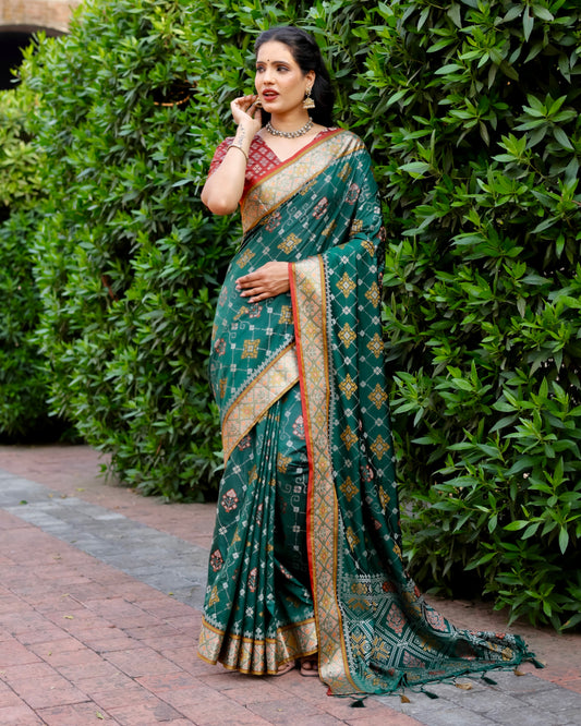 Designer Ikkat Patola Silk Kanchi And Contrast Zari Weaving Border Saree With Blouse