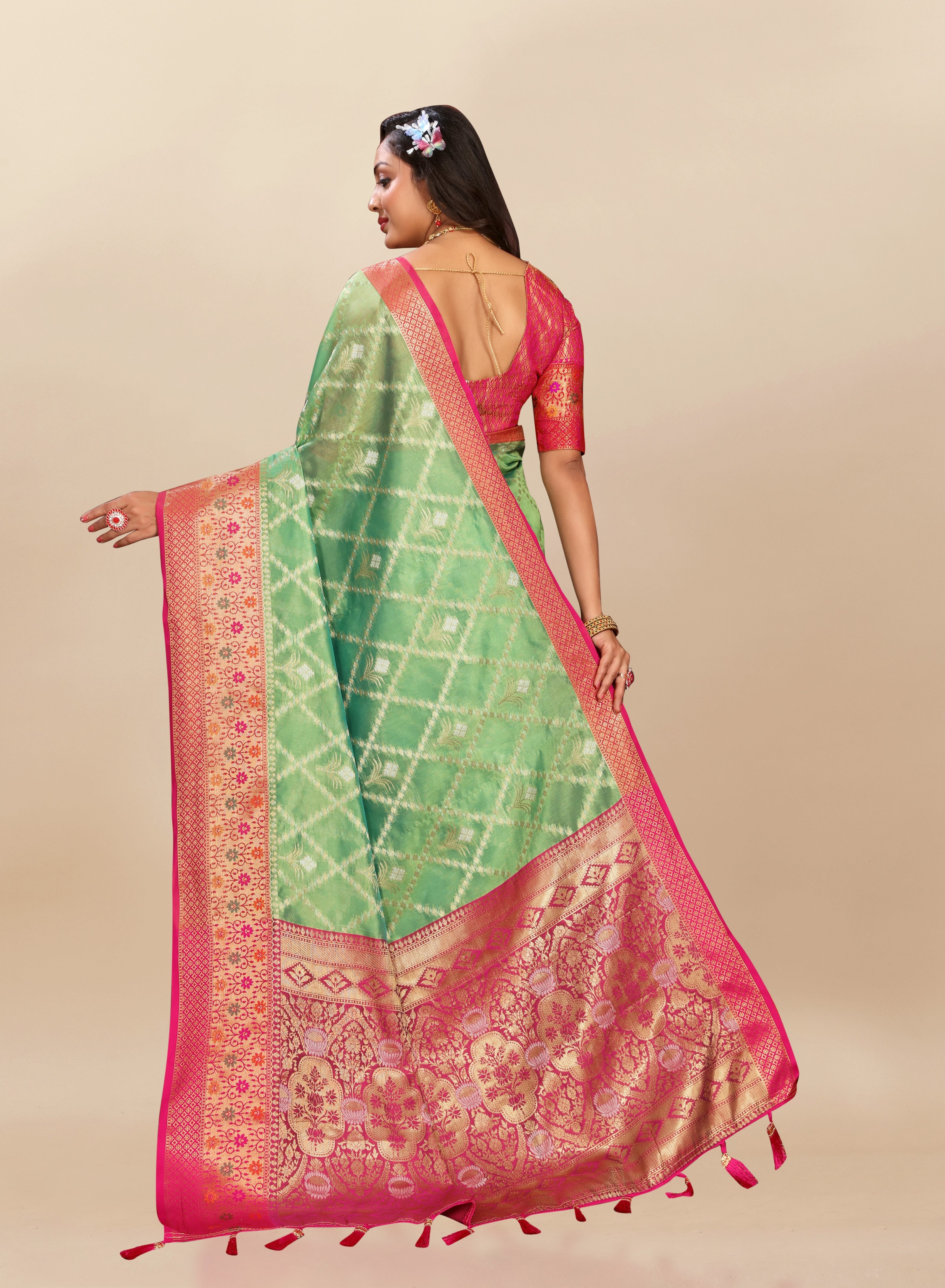 Vsaree Green Kanjivaram Silk And Zari weaving Saree With Designer Border And Blouse