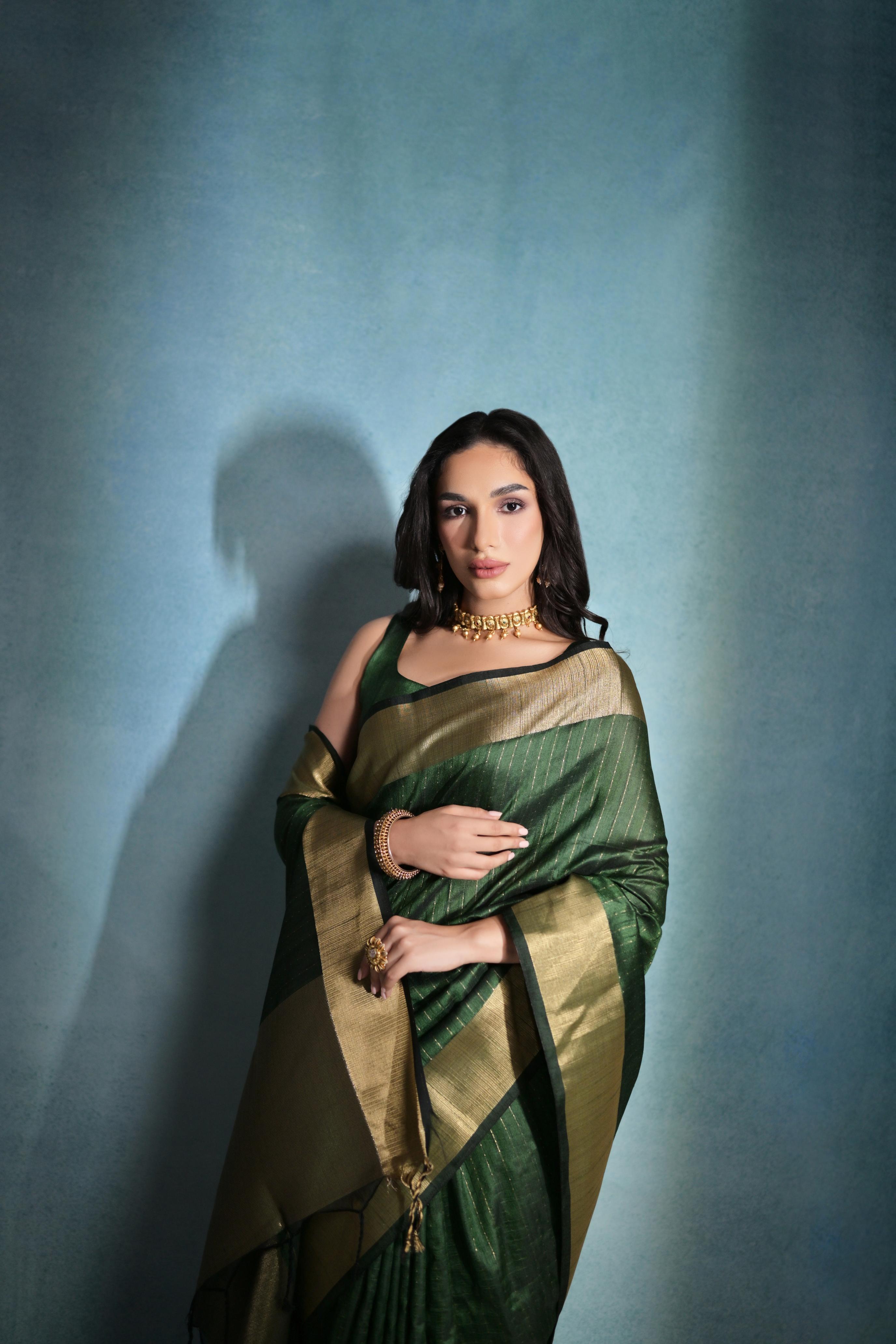 Vsaree Green Raw Silk Saree With Linning Pattern  With Zari Border And Zari Pallu With Blouse