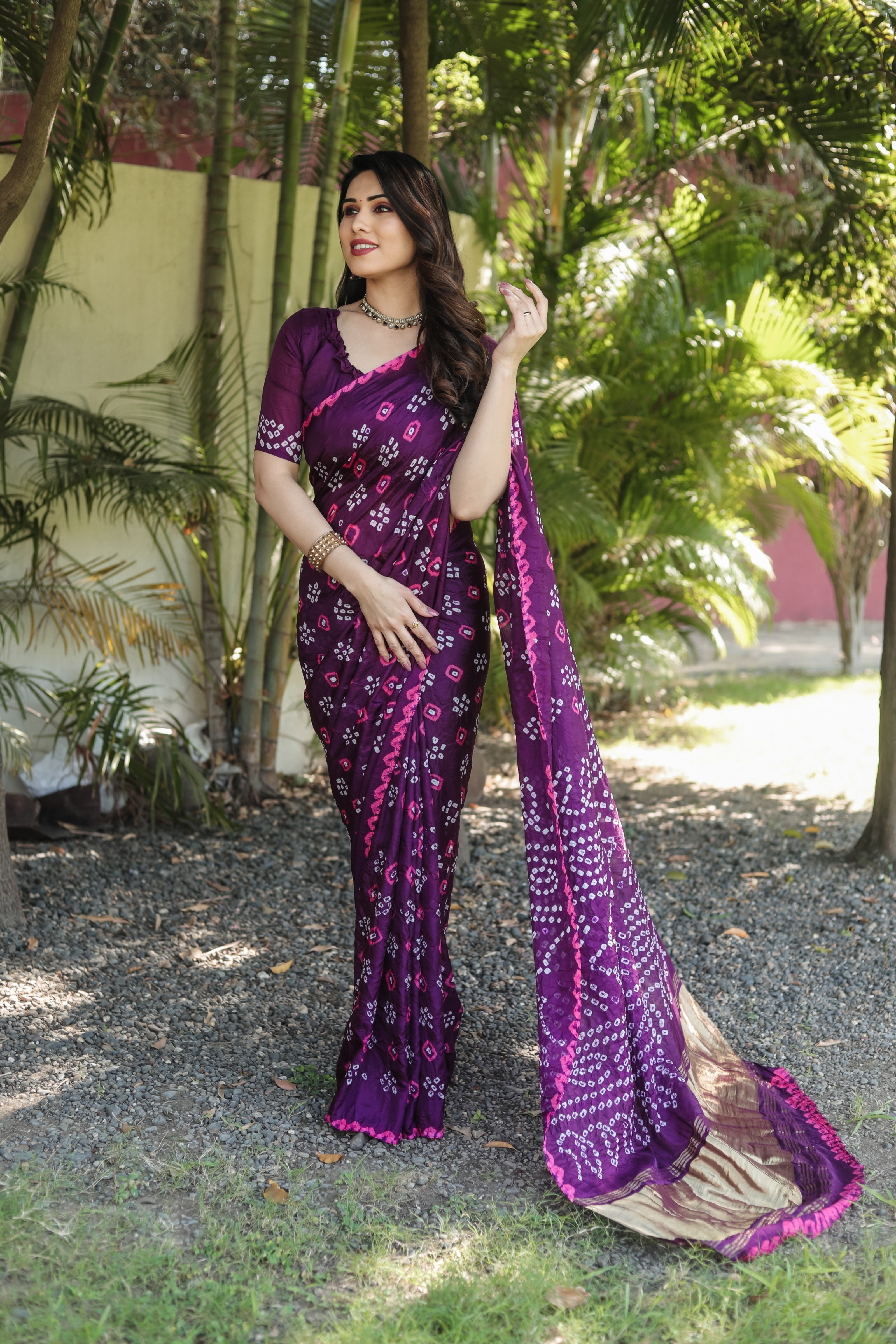 Bandhej Silk With Bandhej Border With Zari Weaving Pallu Saree With Blouse For Women