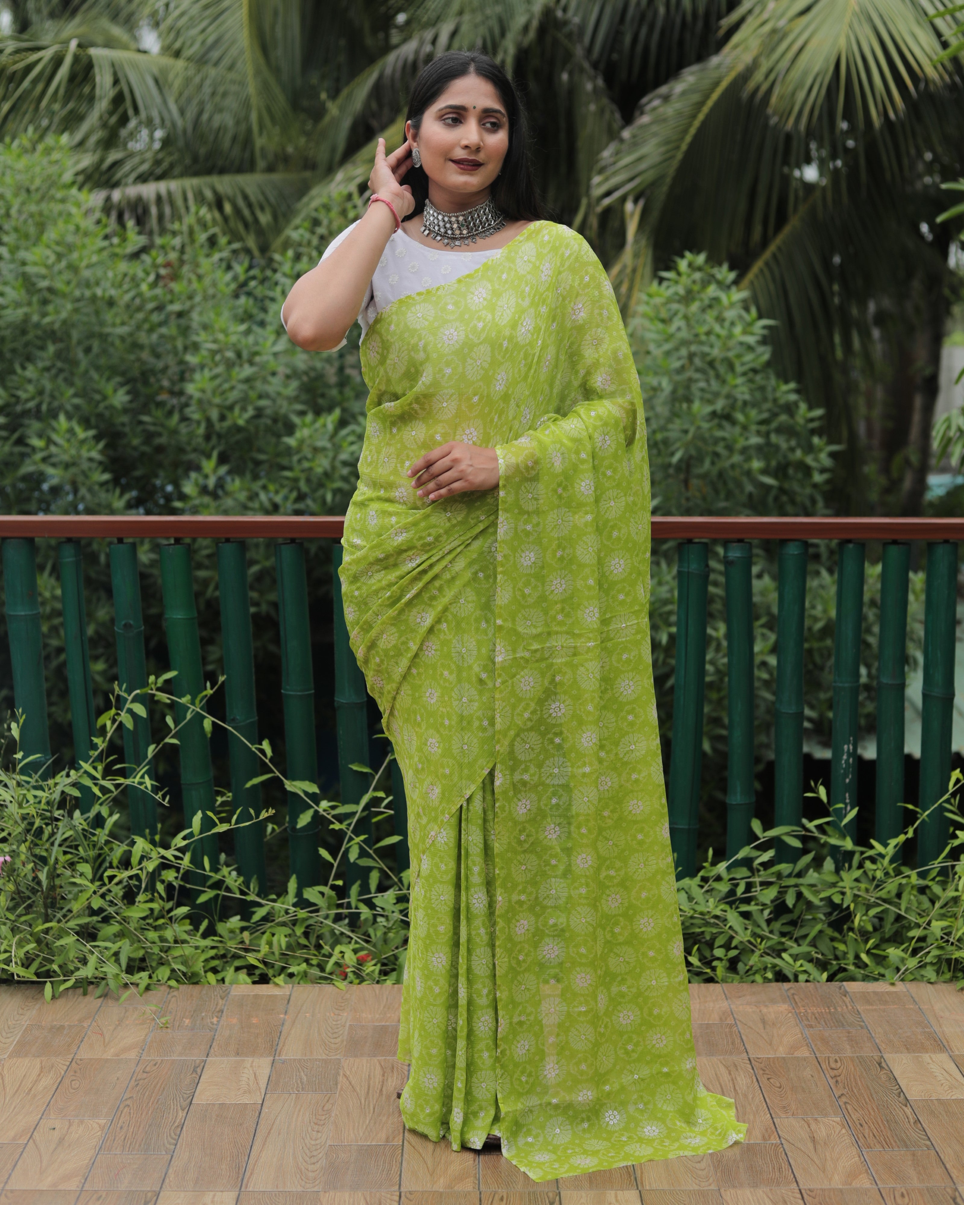 Vsaree Moss Chiffon Silk Print With Foil Border & Pallu Saree With Blouse For Women