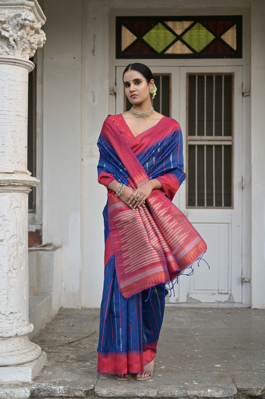 Vsaree Blue Raw Silk Saree With Contrast Border And Lining Pallu With Contrast Blouse For Women