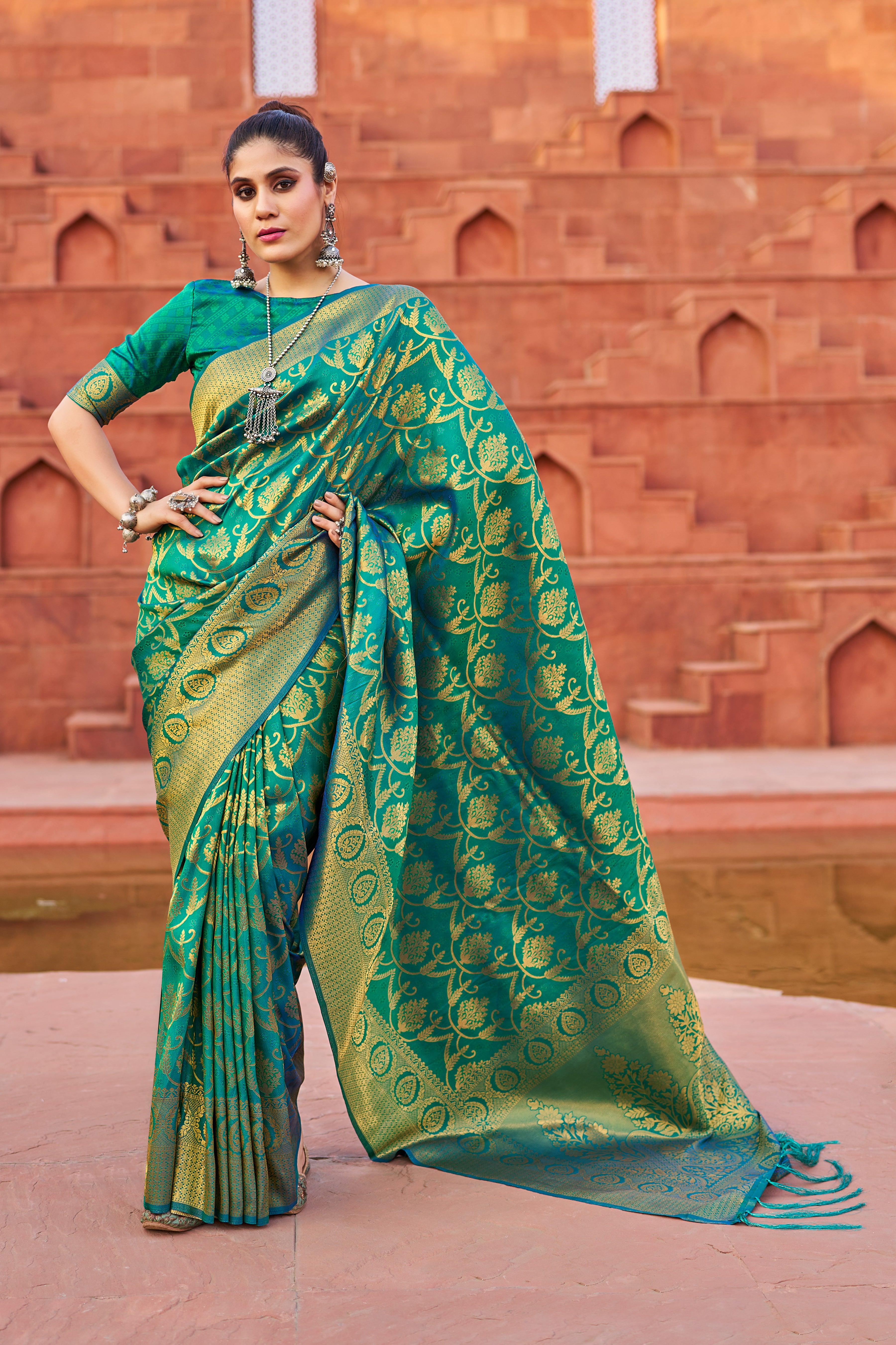 Designer Banarasi Kanjivaram Silk Golden Border With Banarasi Design Saree And Blouse