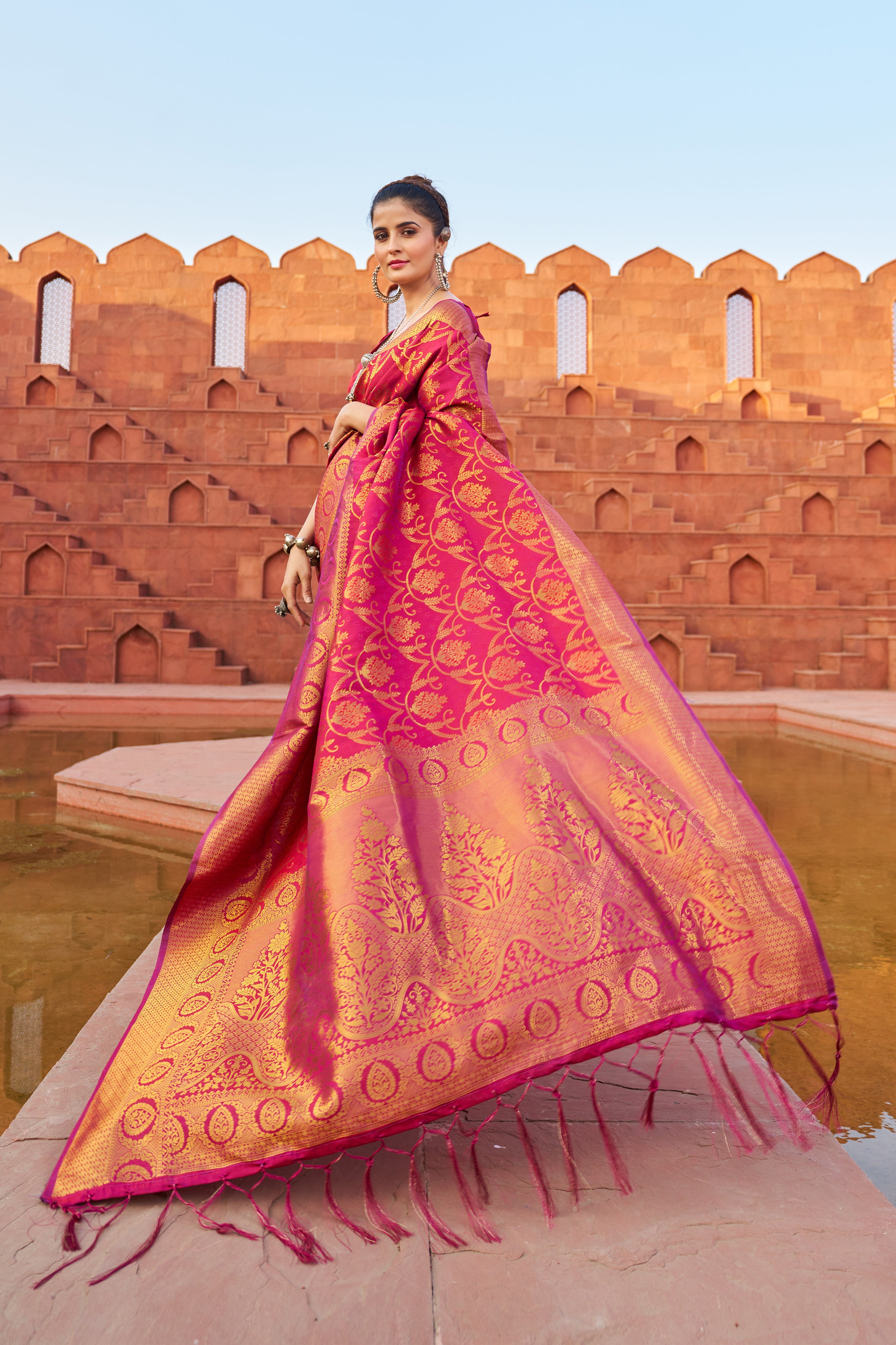 Vsaree Pink Silk Blend Saree With Designer Border And Heavy Pallu Along With Blouse