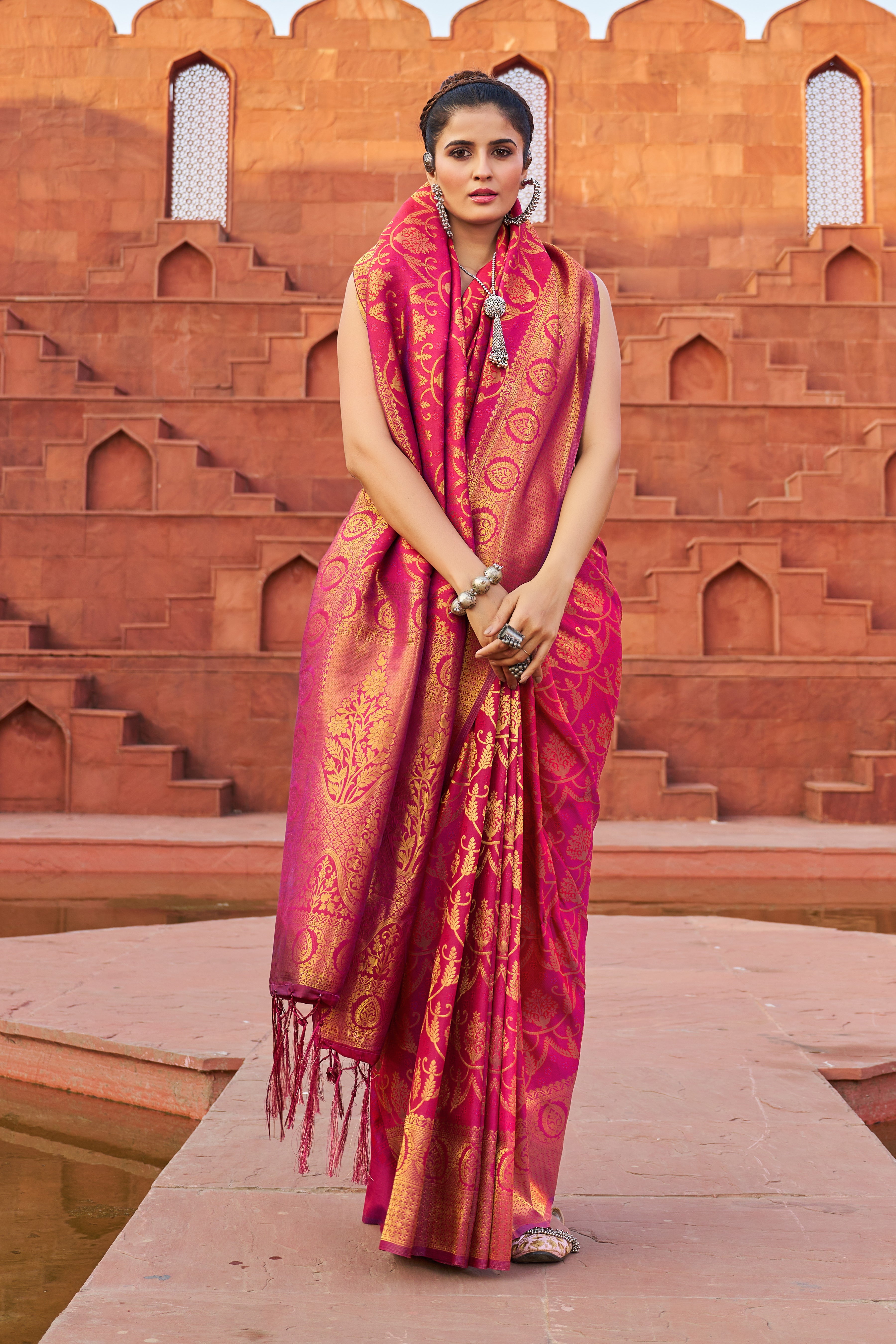 Designer Banarasi Kanjivaram Silk Golden Border With Banarasi Design Saree And Blouse