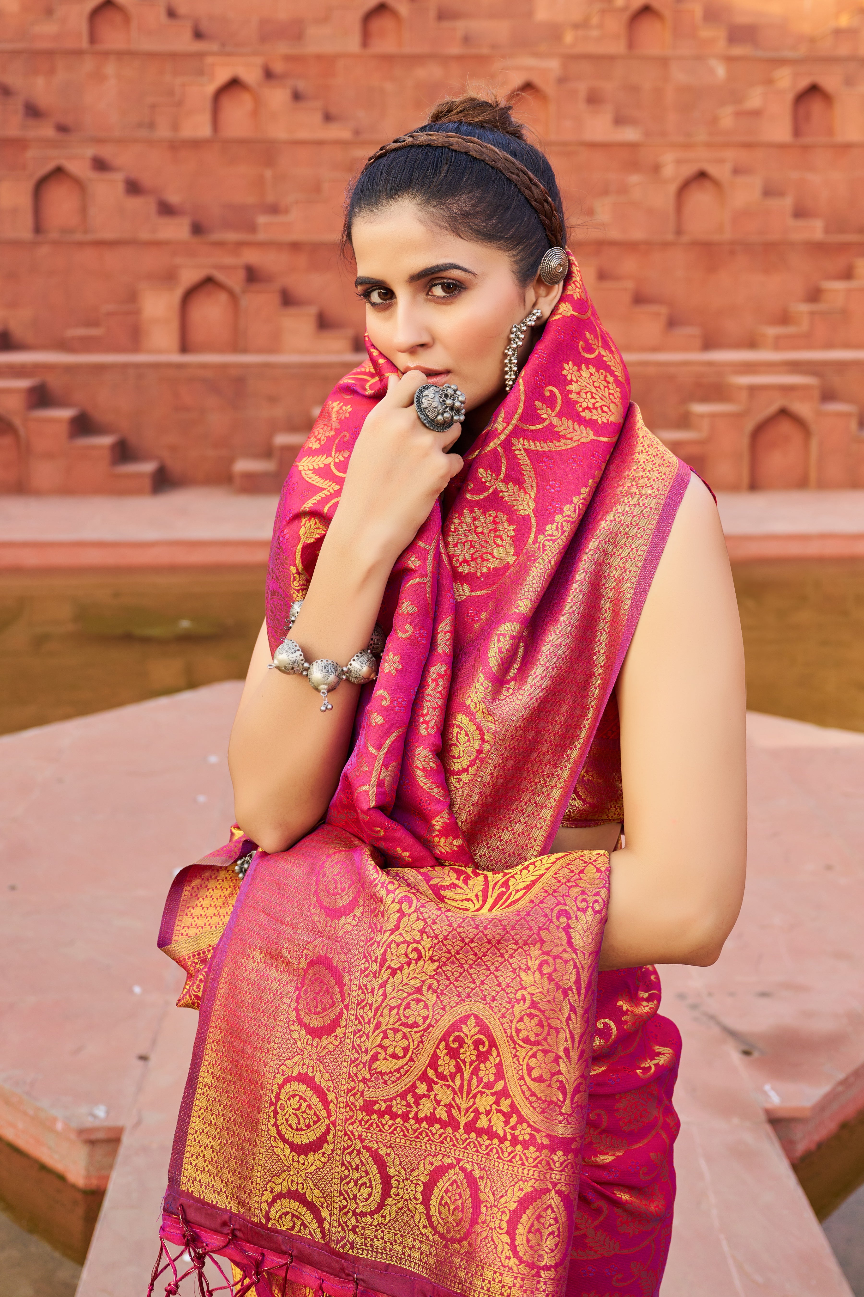 Vsaree Pink Silk Blend Saree With Designer Border And Heavy Pallu Along With Blouse