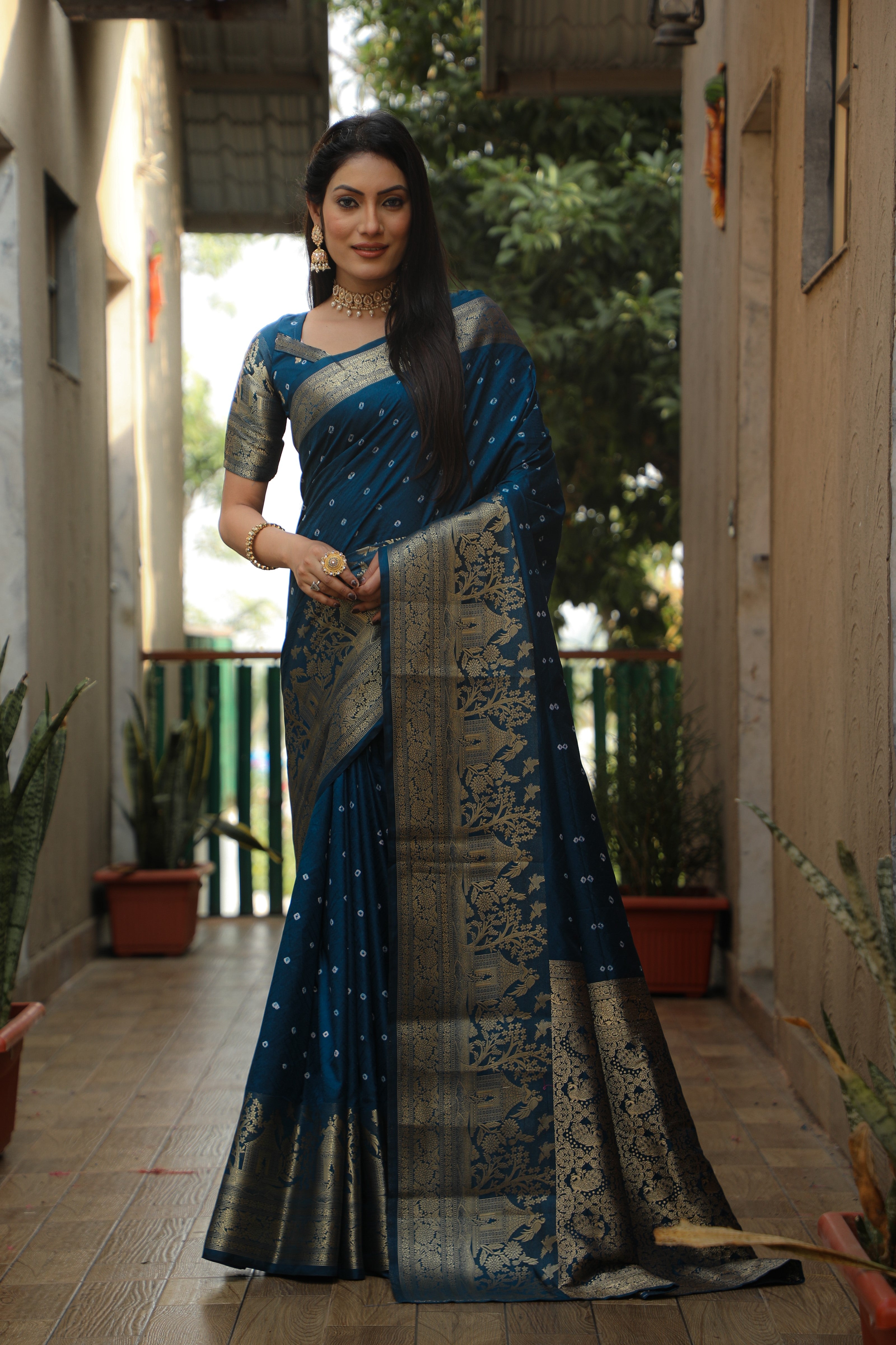 Vsaree Kanjivaram Silk With Kanjivaram Border With Zari Weaving Saree With Blouse For Women