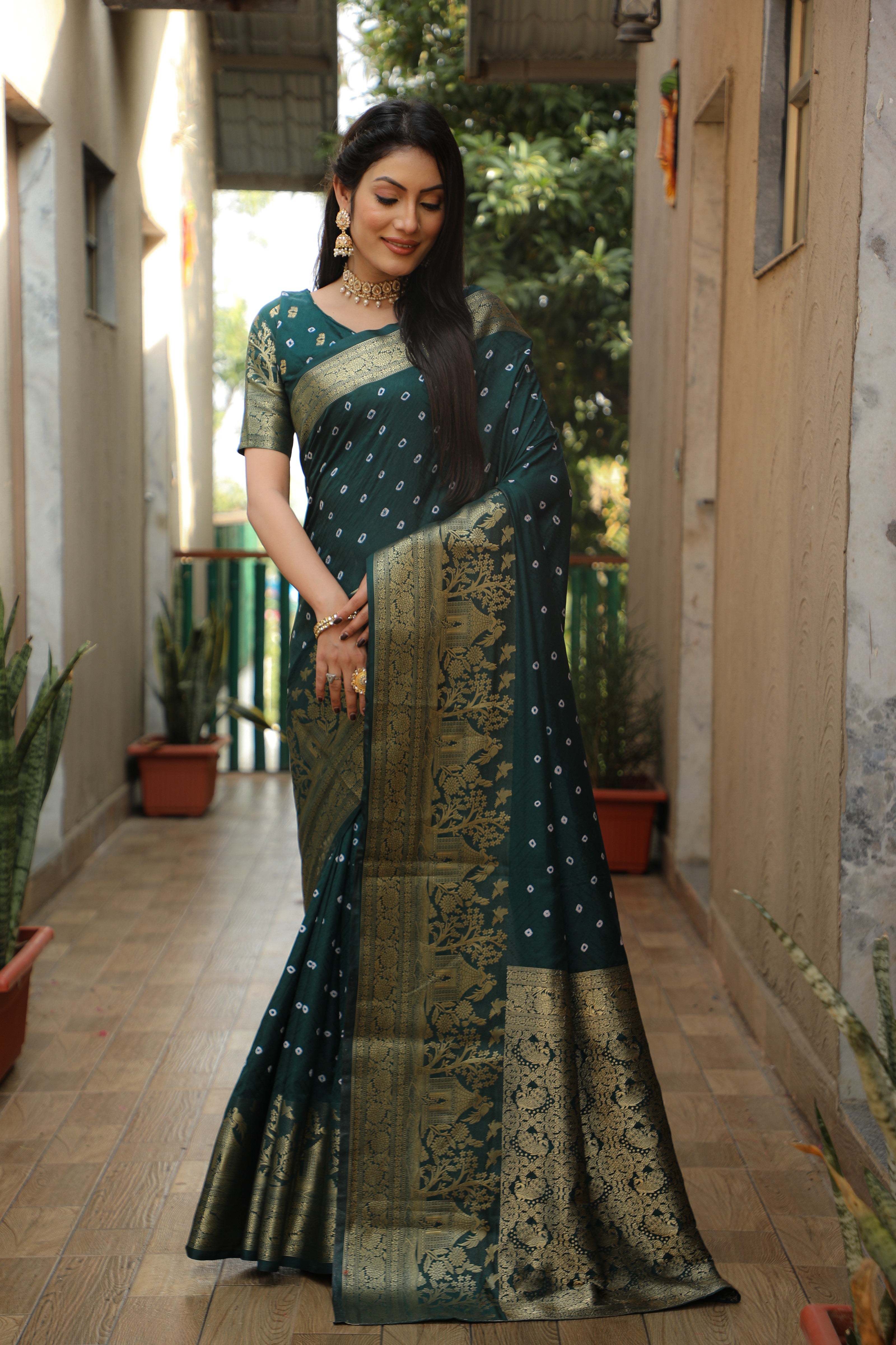 Vsaree Kanjivaram Silk With Kanjivaram Border With Zari Weaving Saree With Blouse For Women