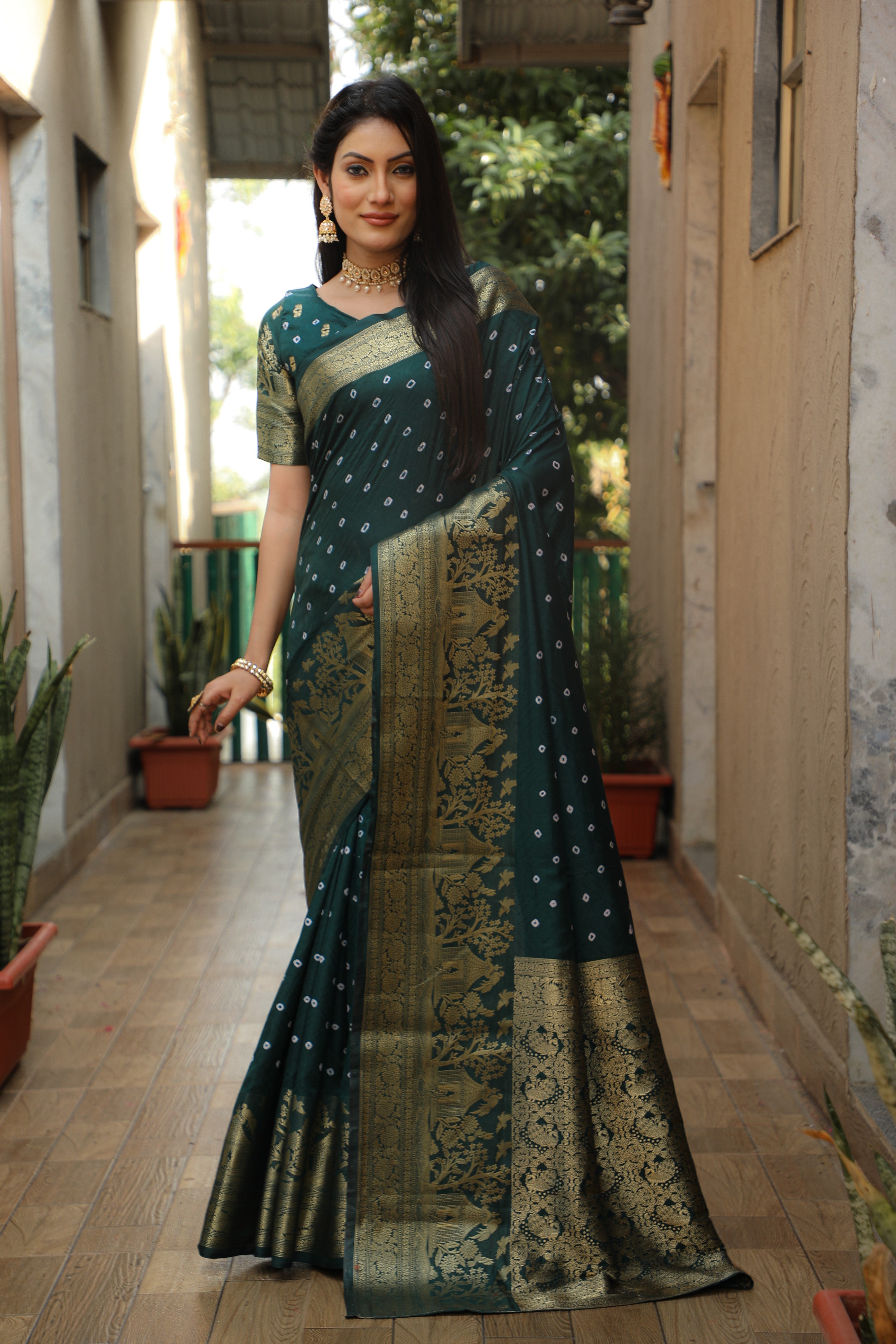 Vsaree Kanjivaram Silk With Kanjivaram Border With Zari Weaving Saree With Blouse For Women