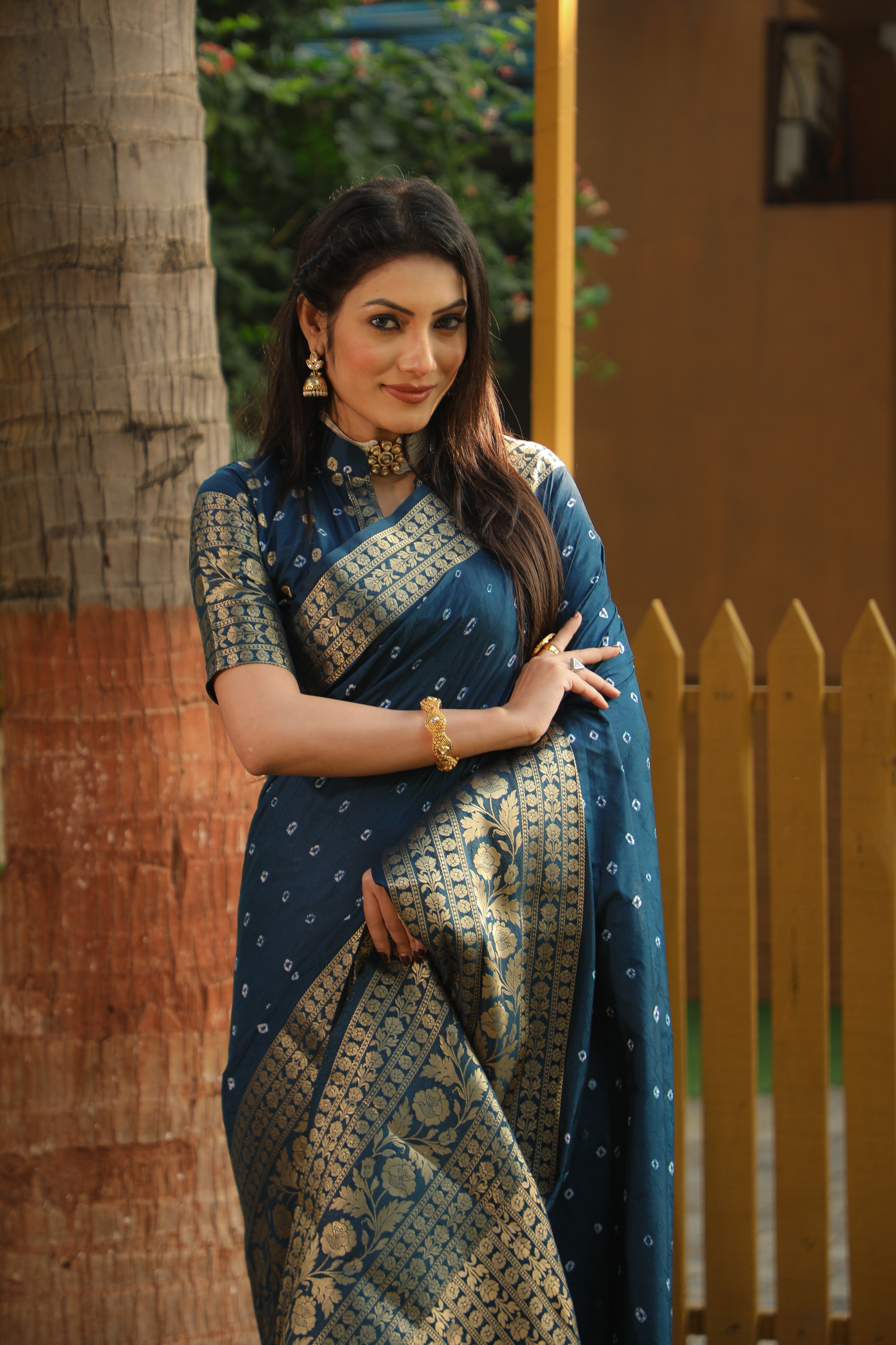 Bandhej Kanjivaram Silk With Kanjivaram Border And Zari Weaving Saree With Blouse For Women