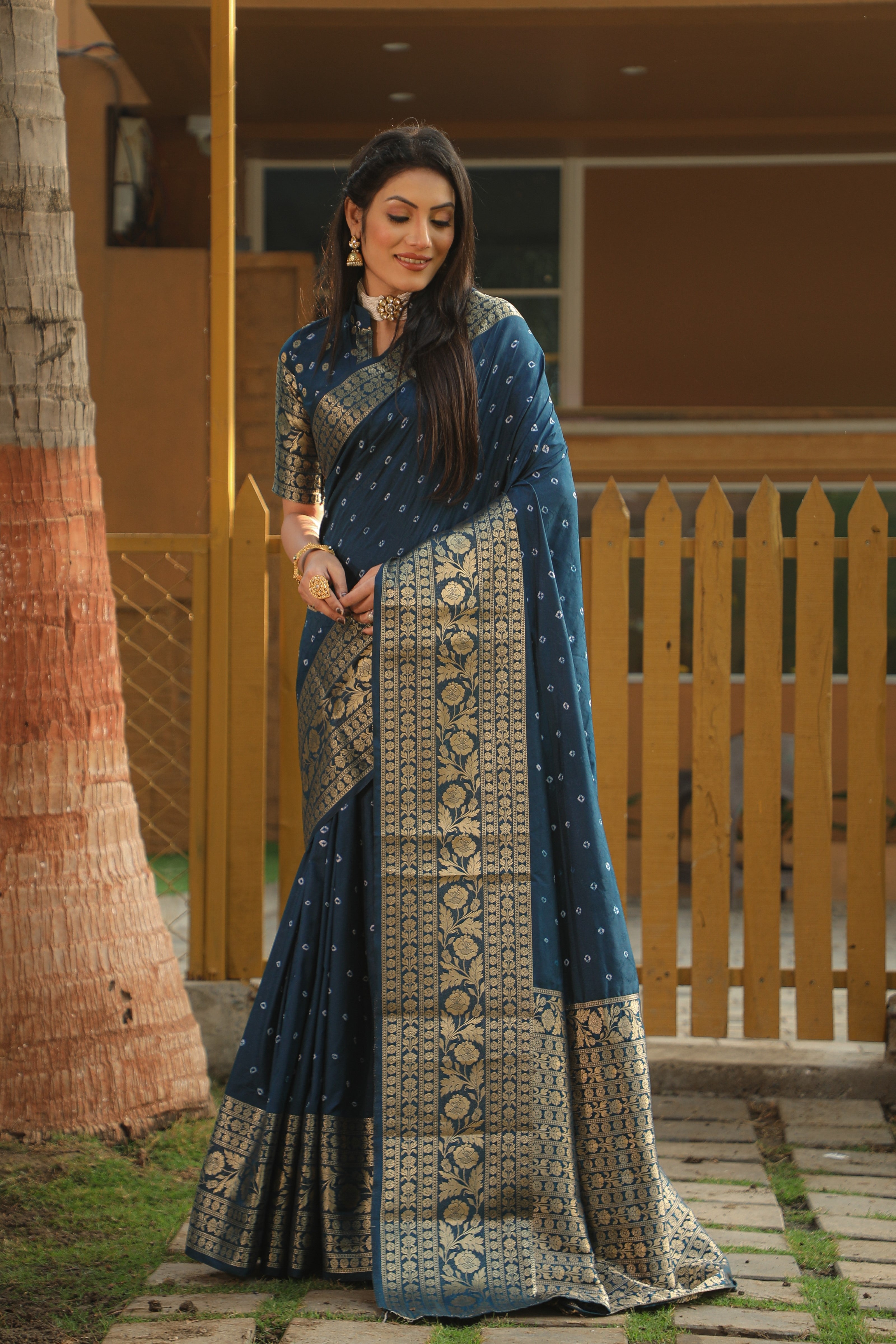 Bandhej Kanjivaram Silk With Kanjivaram Border And Zari Weaving Saree With Blouse For Women