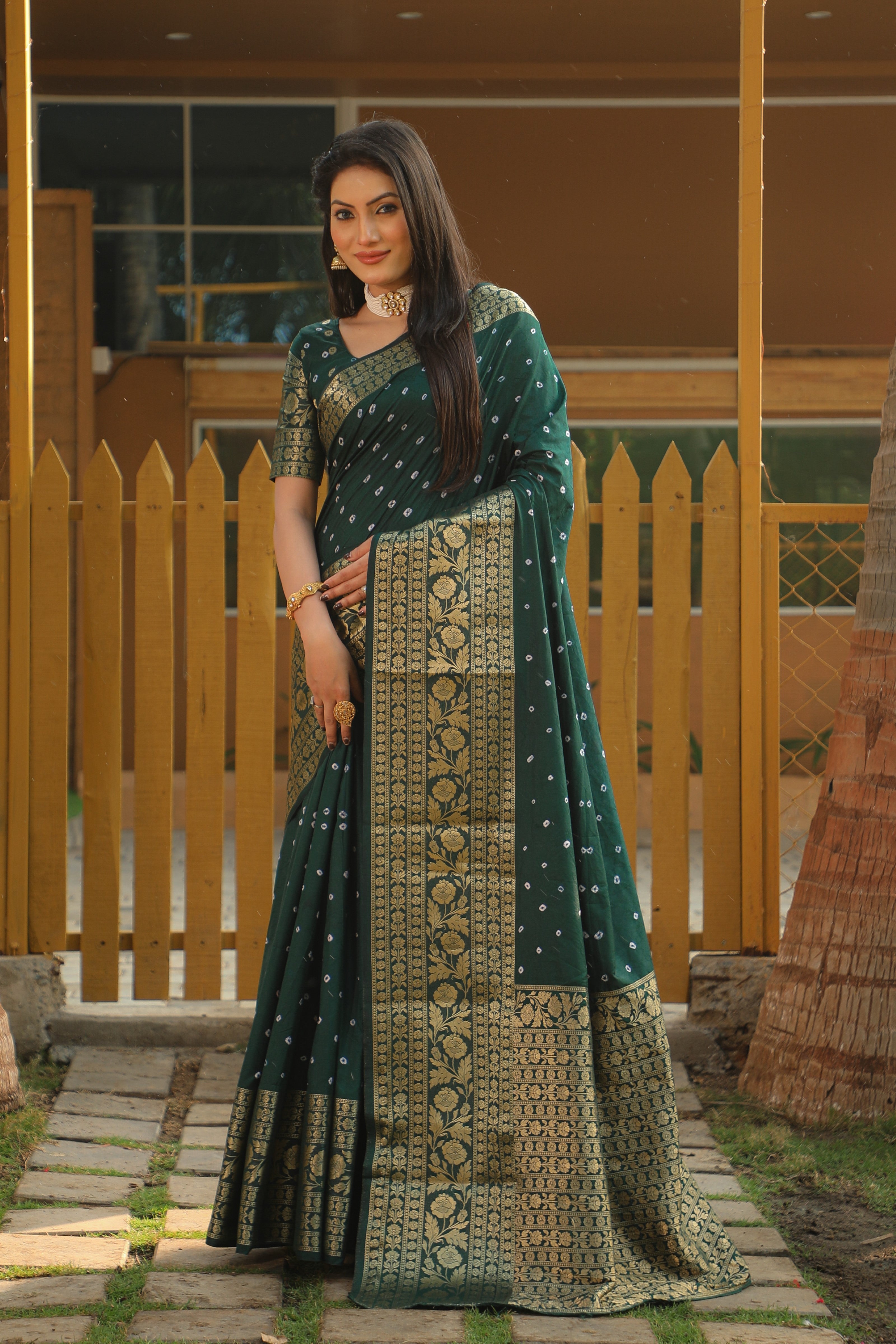 Bandhej Kanjivaram Silk With Kanjivaram Border And Zari Weaving Saree With Blouse For Women