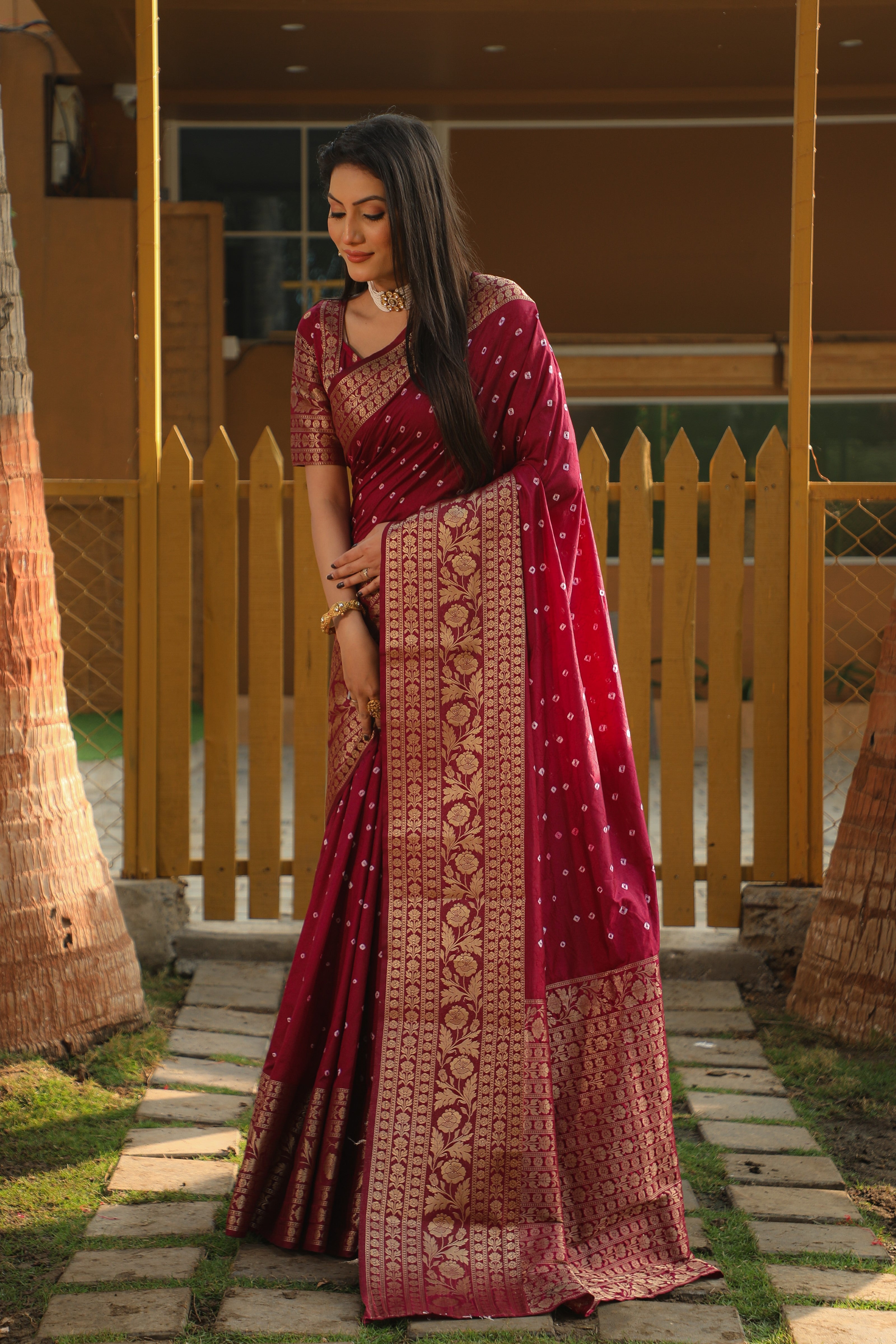 Bandhej Kanjivaram Silk With Kanjivaram Border And Zari Weaving Saree With Blouse For Women