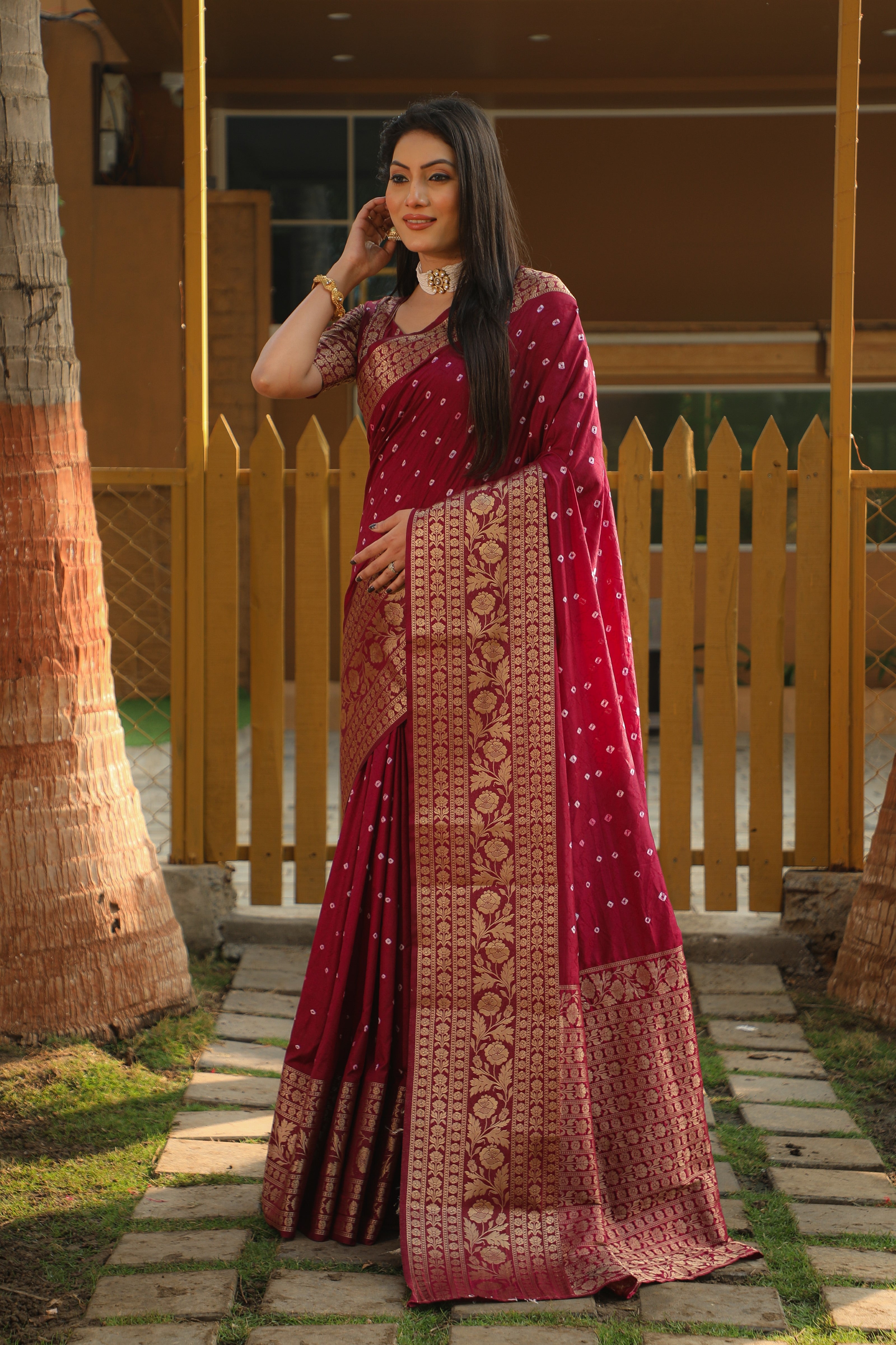 Bandhej Kanjivaram Silk With Kanjivaram Border And Zari Weaving Saree With Blouse For Women