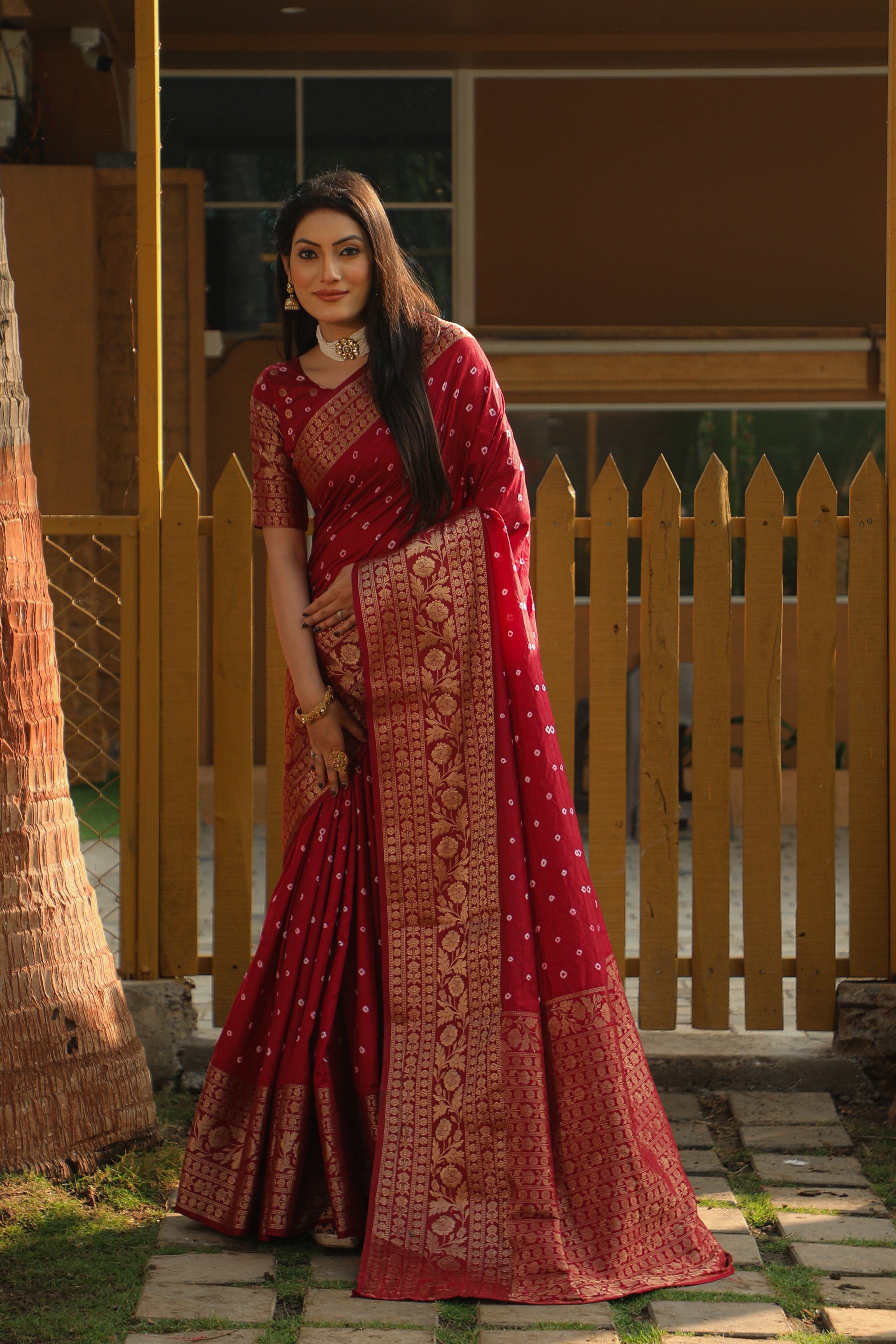 Bandhej Kanjivaram Silk With Kanjivaram Border And Zari Weaving Saree With Blouse For Women