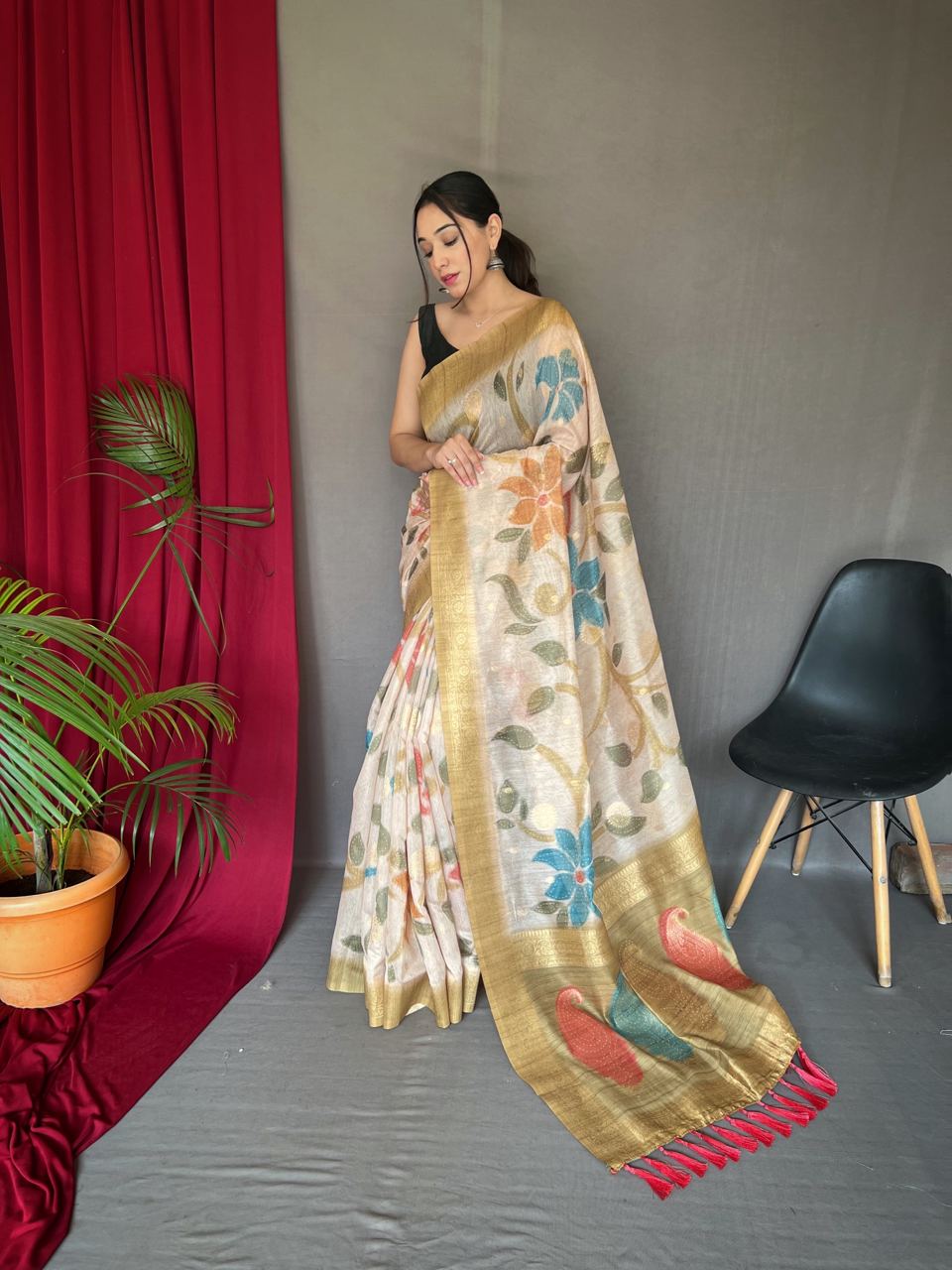 Designer Katha Stitch Saree And Printed Zari Weaving Border Saree With Rich Pallu And Blouse