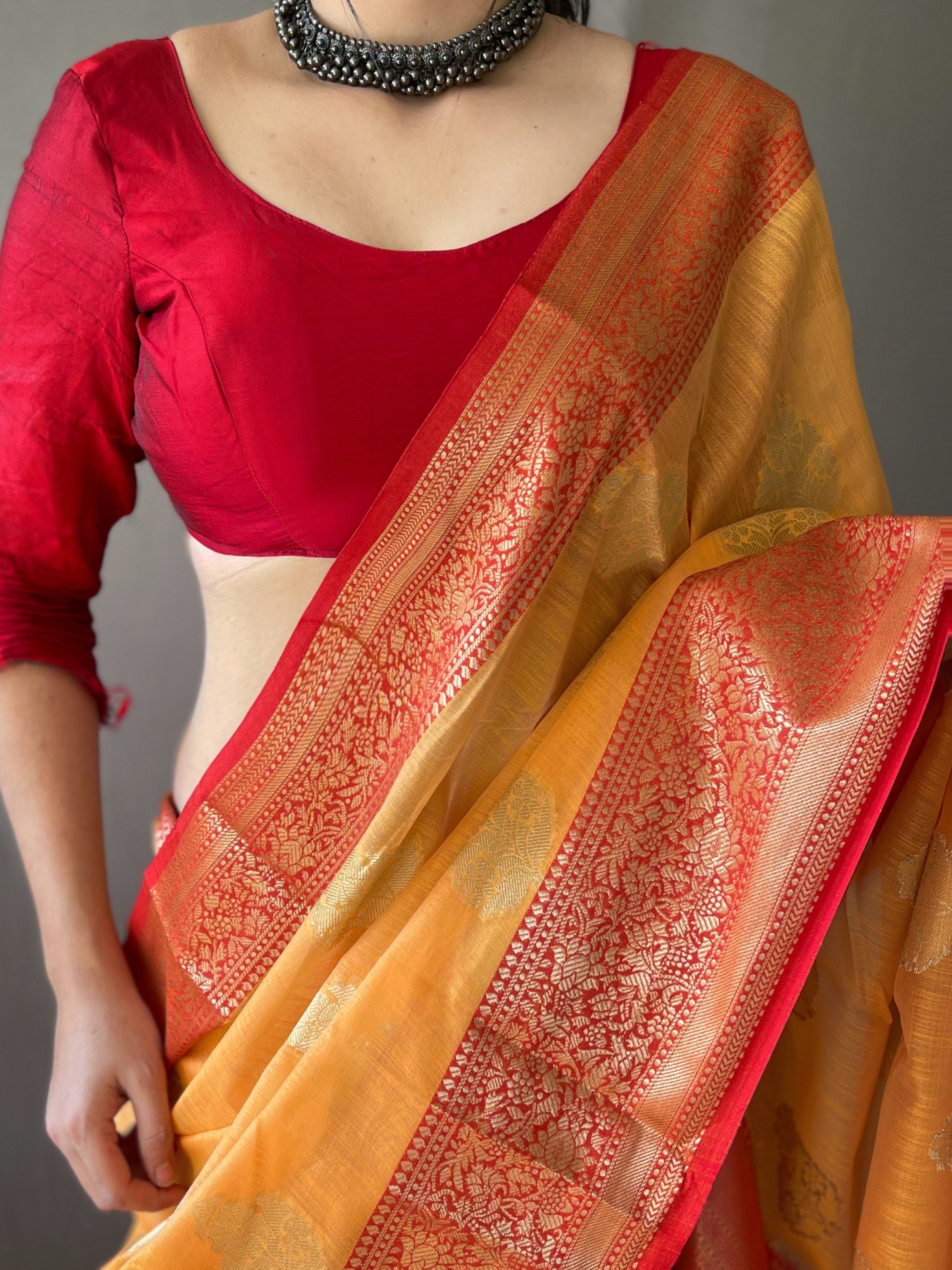 Designer Banarasi Design Soft Silk Saree With Pure Golden Zari Border And Heavy Rich Pallu