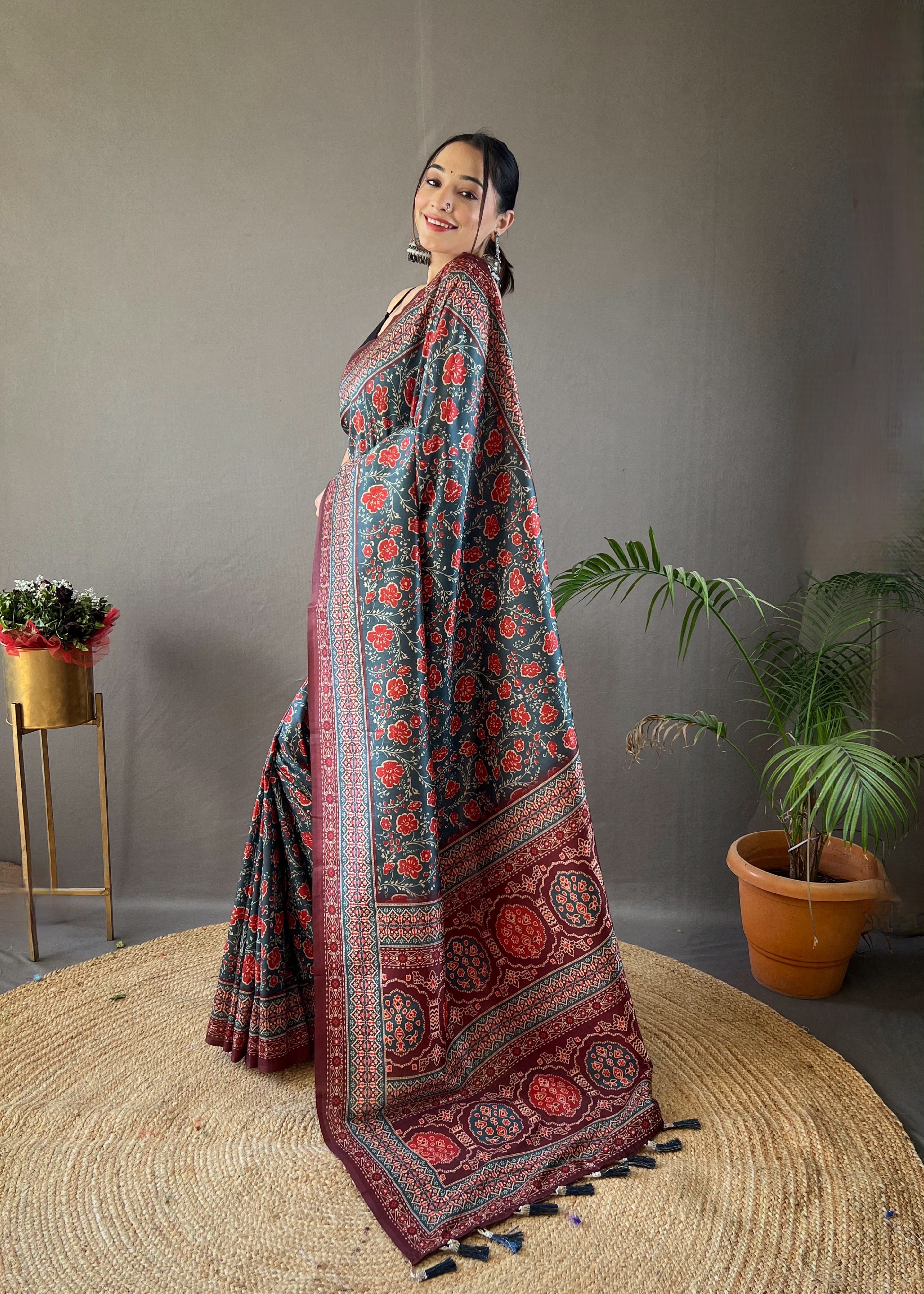 Designer Cotton Silk And Printed  Zari Weaving Border Saree With Woven Rich Pallu And Blouse