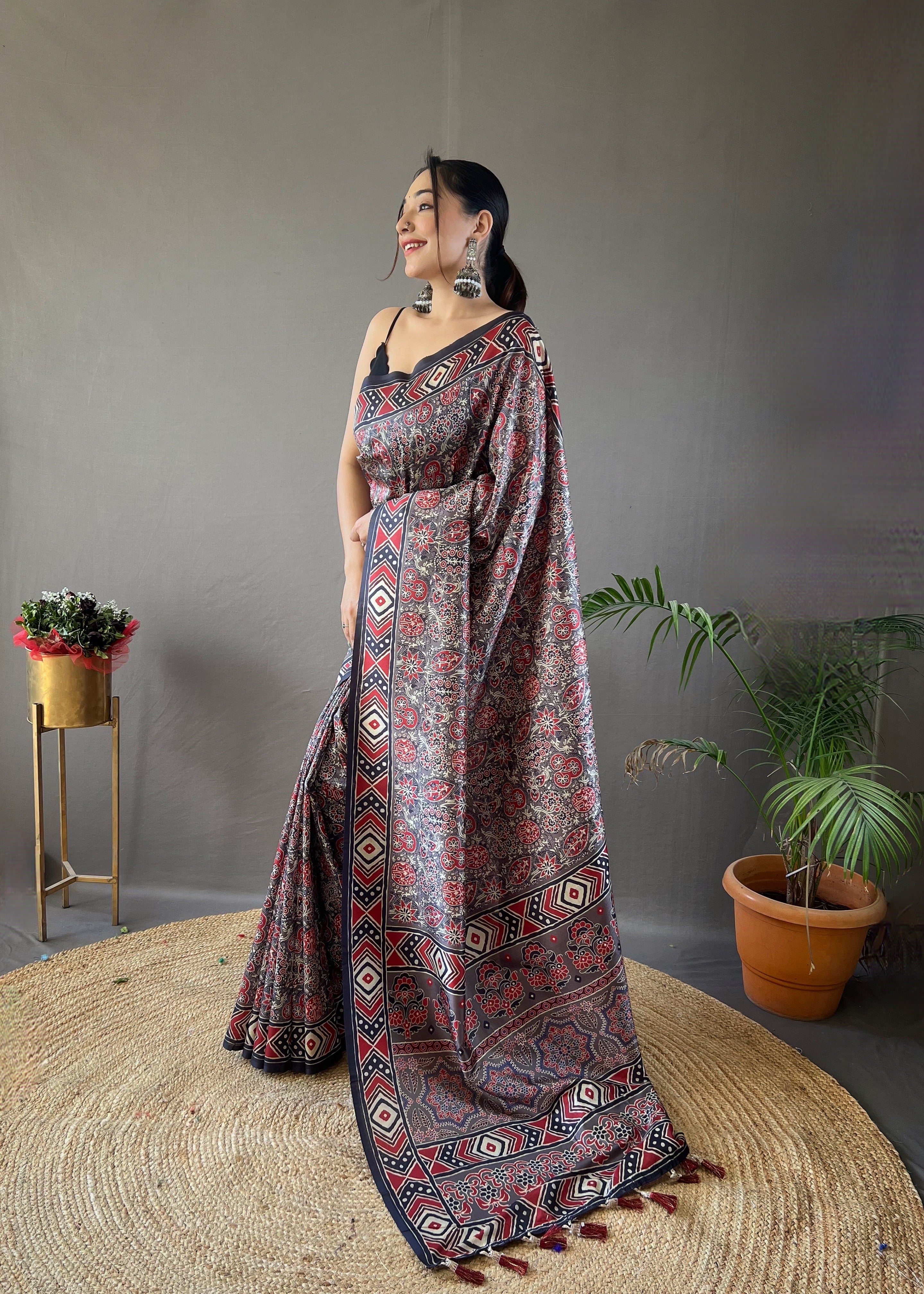 Designer Cotton Silk And Printed  Zari Weaving Border Saree With Woven Rich Pallu And Blouse