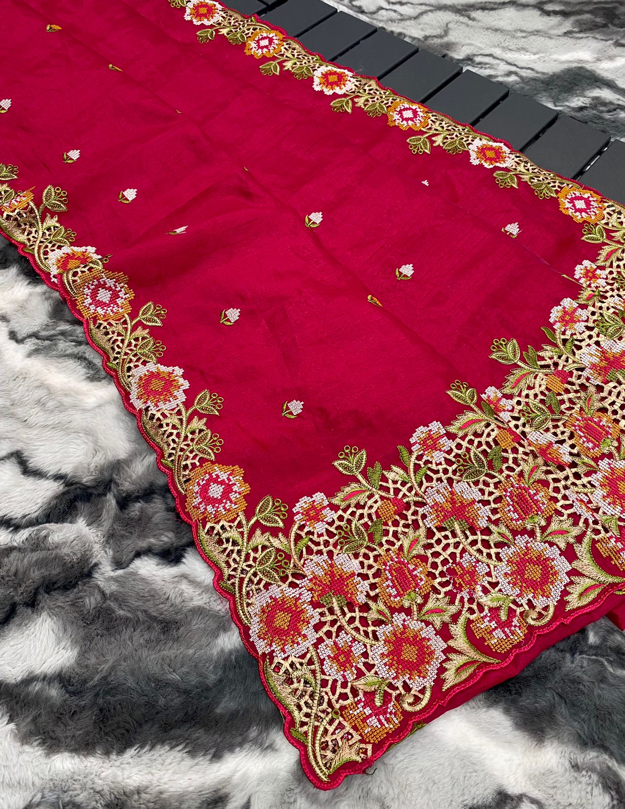 Vsaree Tussar Silk Kalamkari Border And Zari Weaving Rich Pallu With Blouse