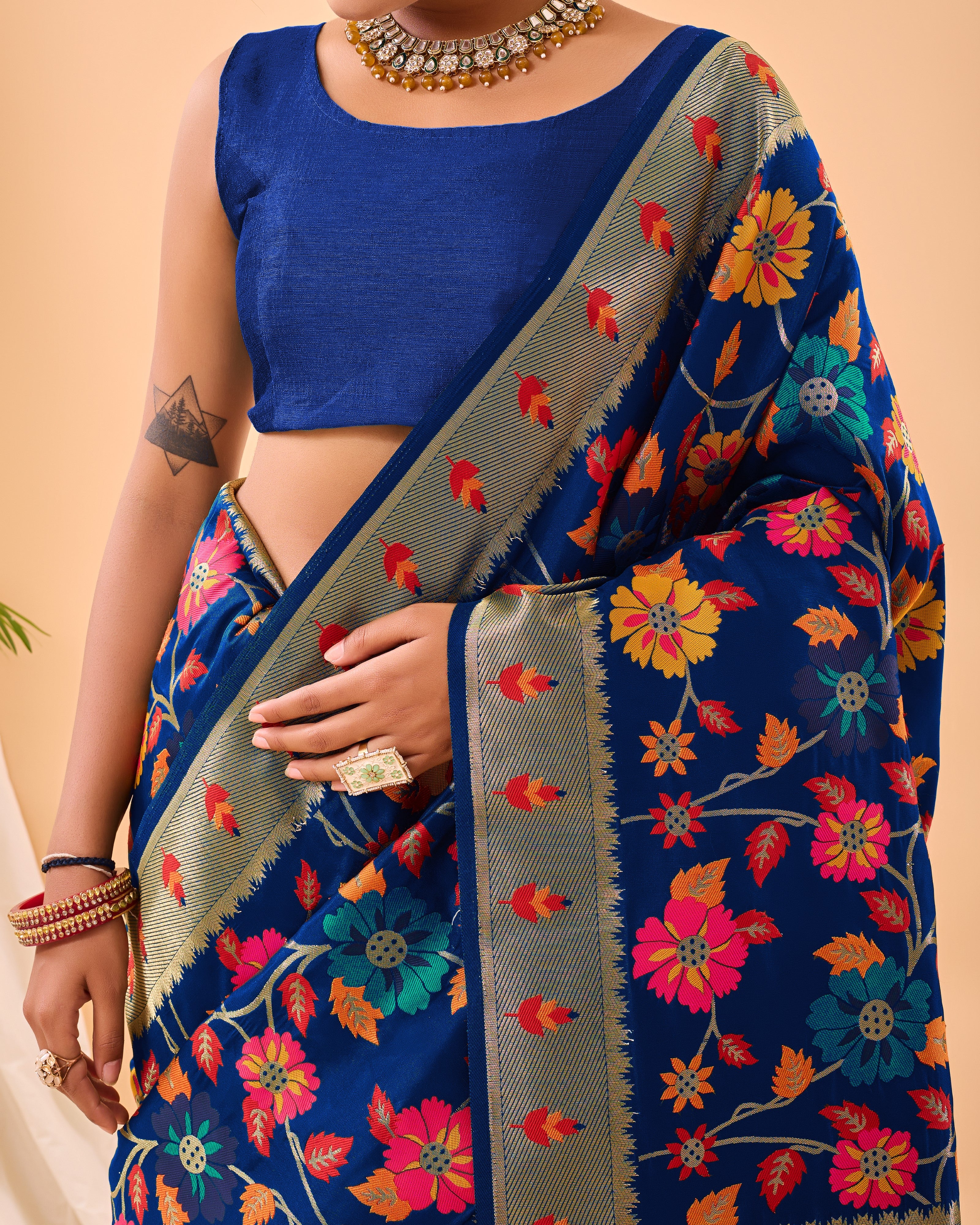 Vsaree Kanjivaram Soft Silk Weaving Borders Havy Design Saree With Blouse For Women