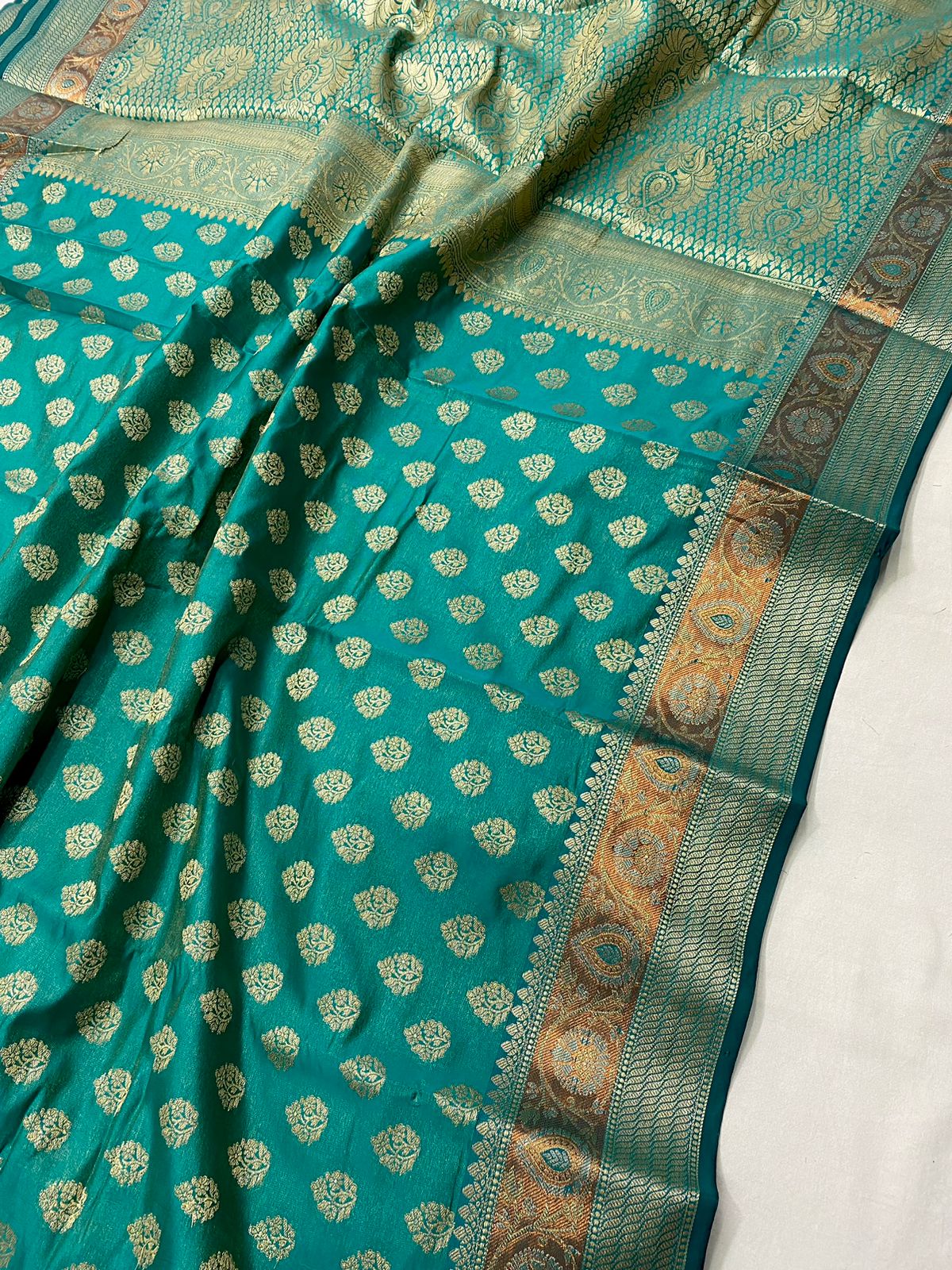 Vsaree Printed Design Soft Silk Saree With Rich Designer Pallu And Blouse