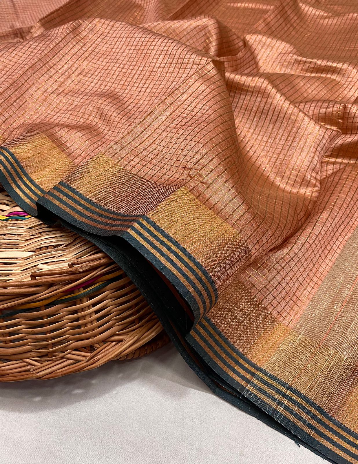 Vsaree Soft Silk Saree And Golden Zari Weaving Border And Rich pallu With Blouse