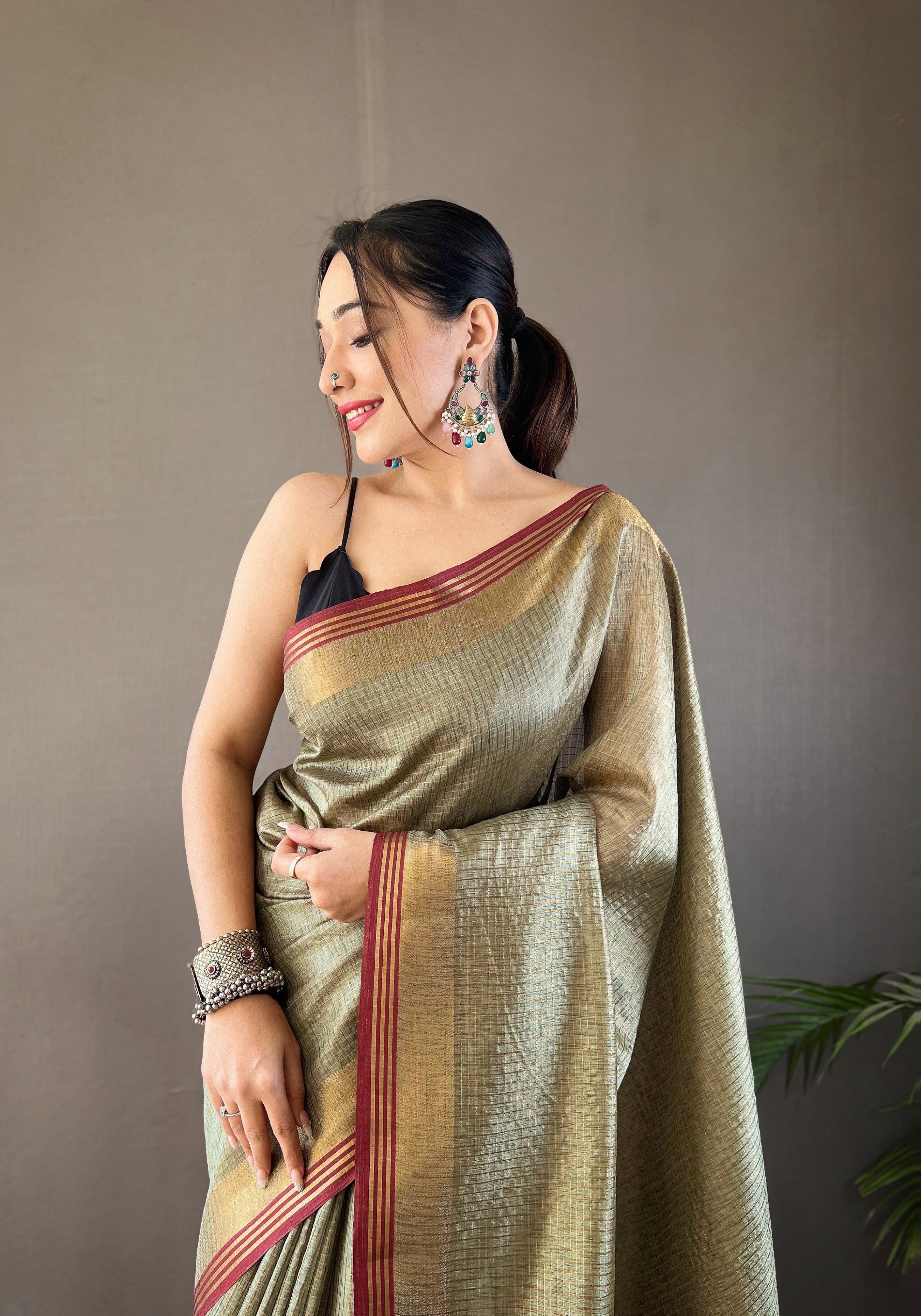 Vsaree Soft Silk Saree And Golden Zari Weaving Border And Rich pallu With Blouse