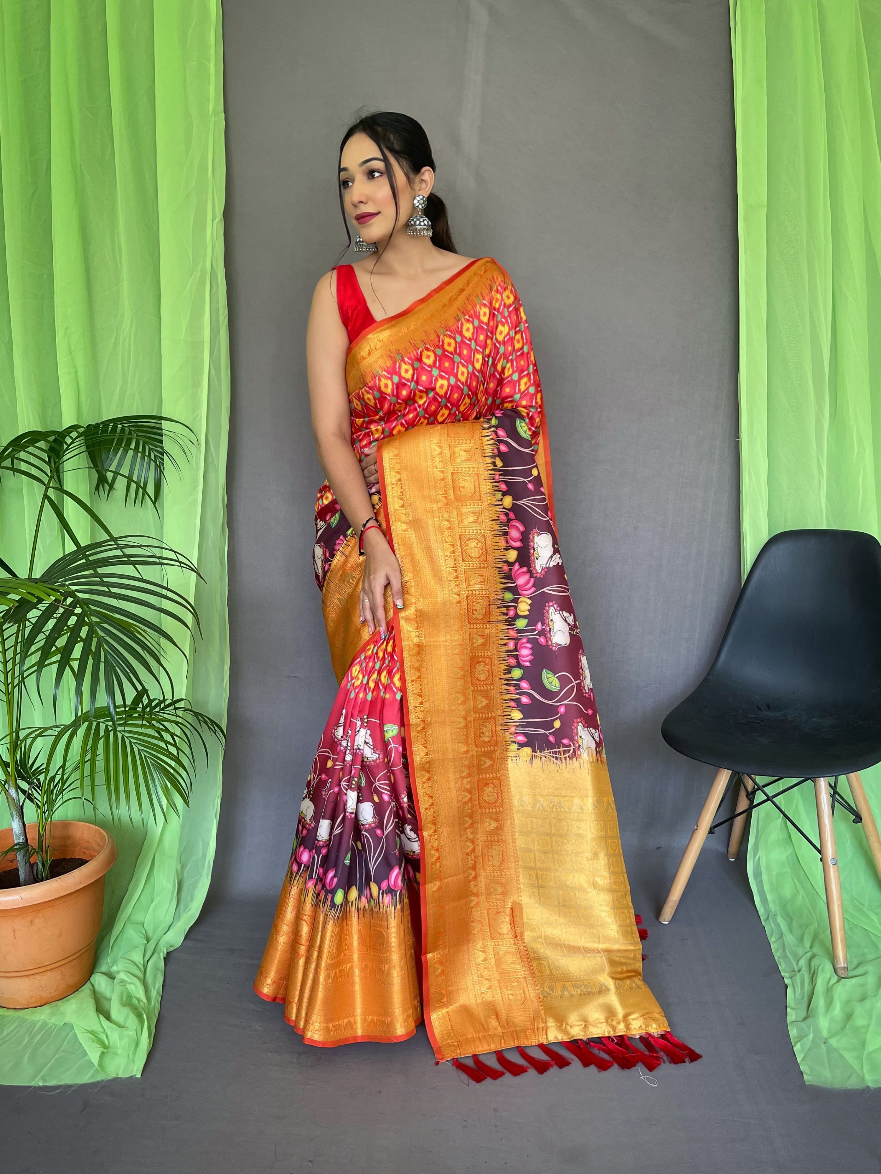 Vsaree Kanjivaram Soft Silk Saree With Golden Zari Weaving Borders And Heavy Rich Pallu