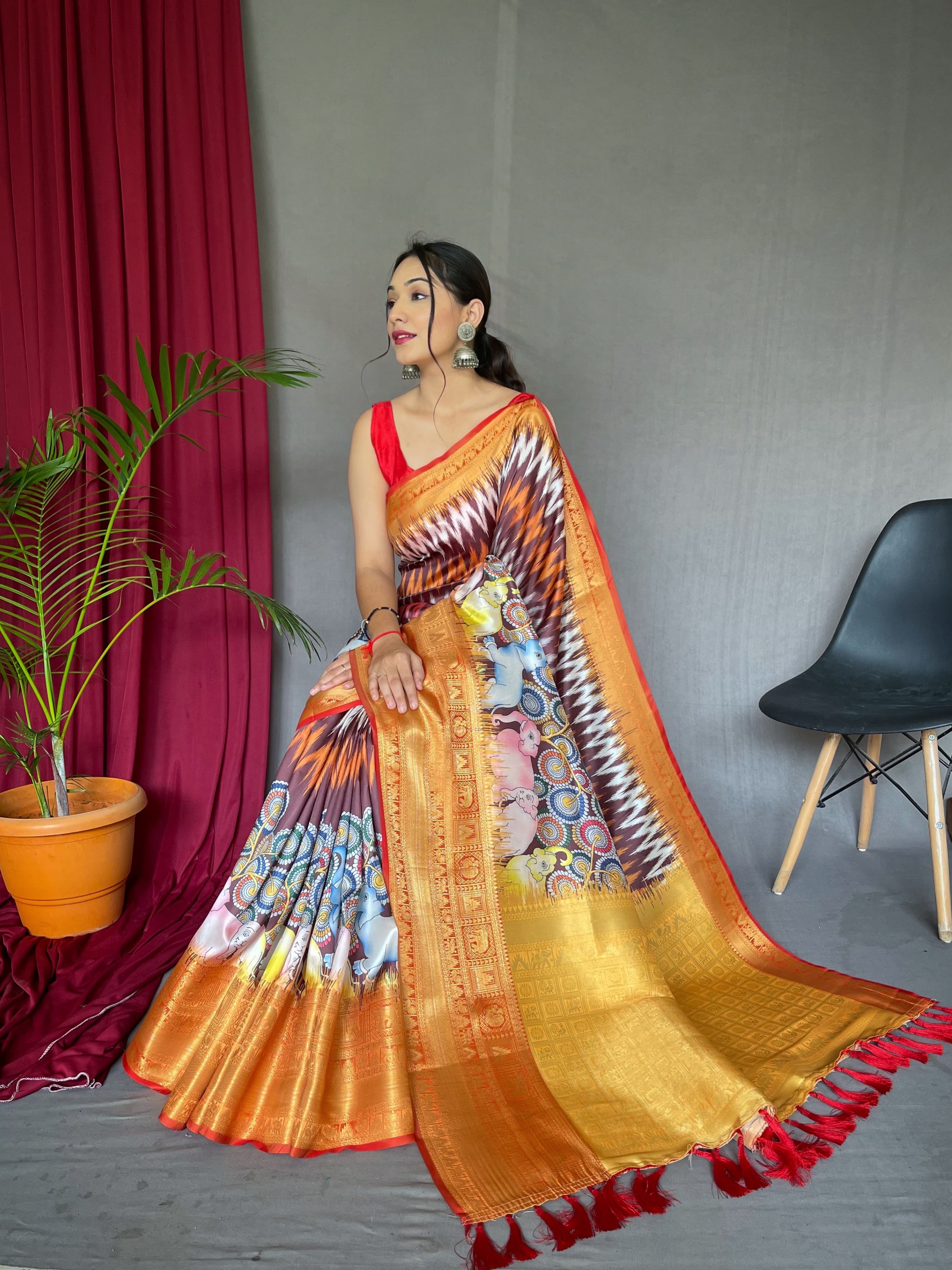 Vsaree Kanjivaram Soft Silk Saree With Golden Zari Weaving Borders And Heavy Rich Pallu